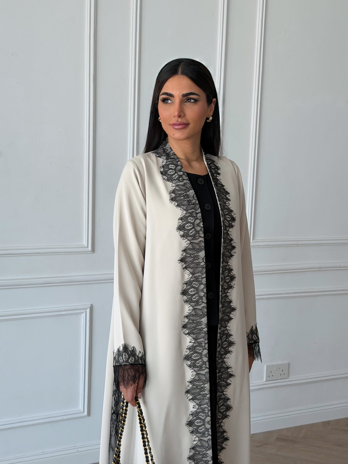 Rahaf in Beige