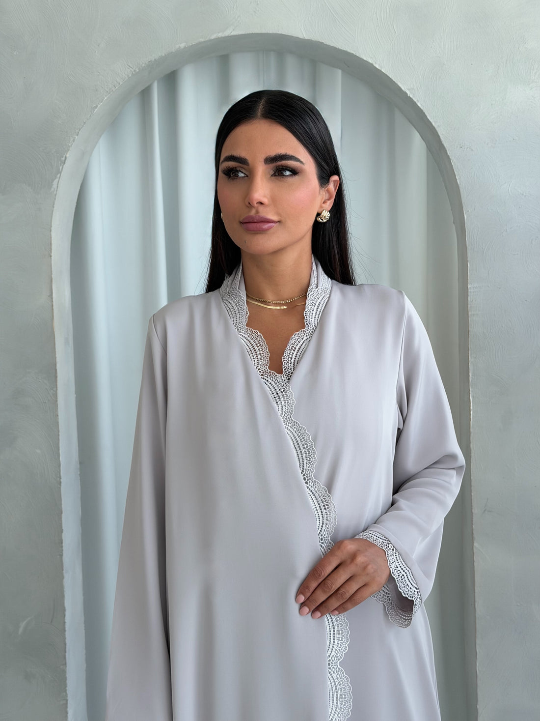 Thuraya in Grey
