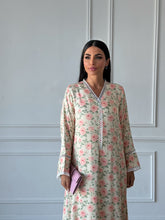 Roses Jalabya in Pink