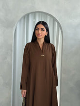Maisa in Brown