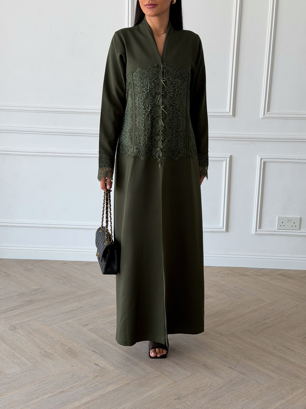Aseela in Olive