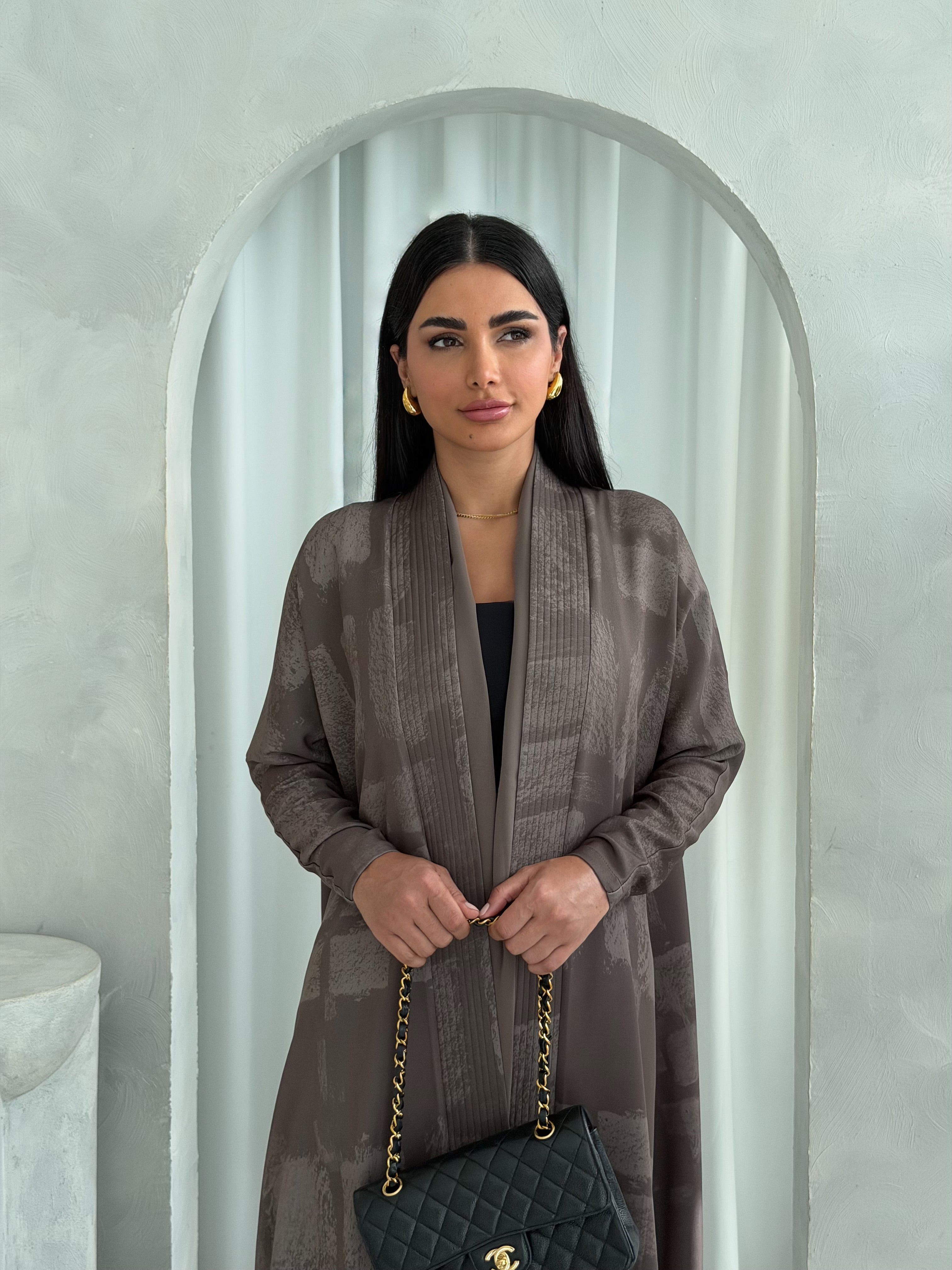 Lara in Olive