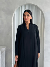 Sara in Black