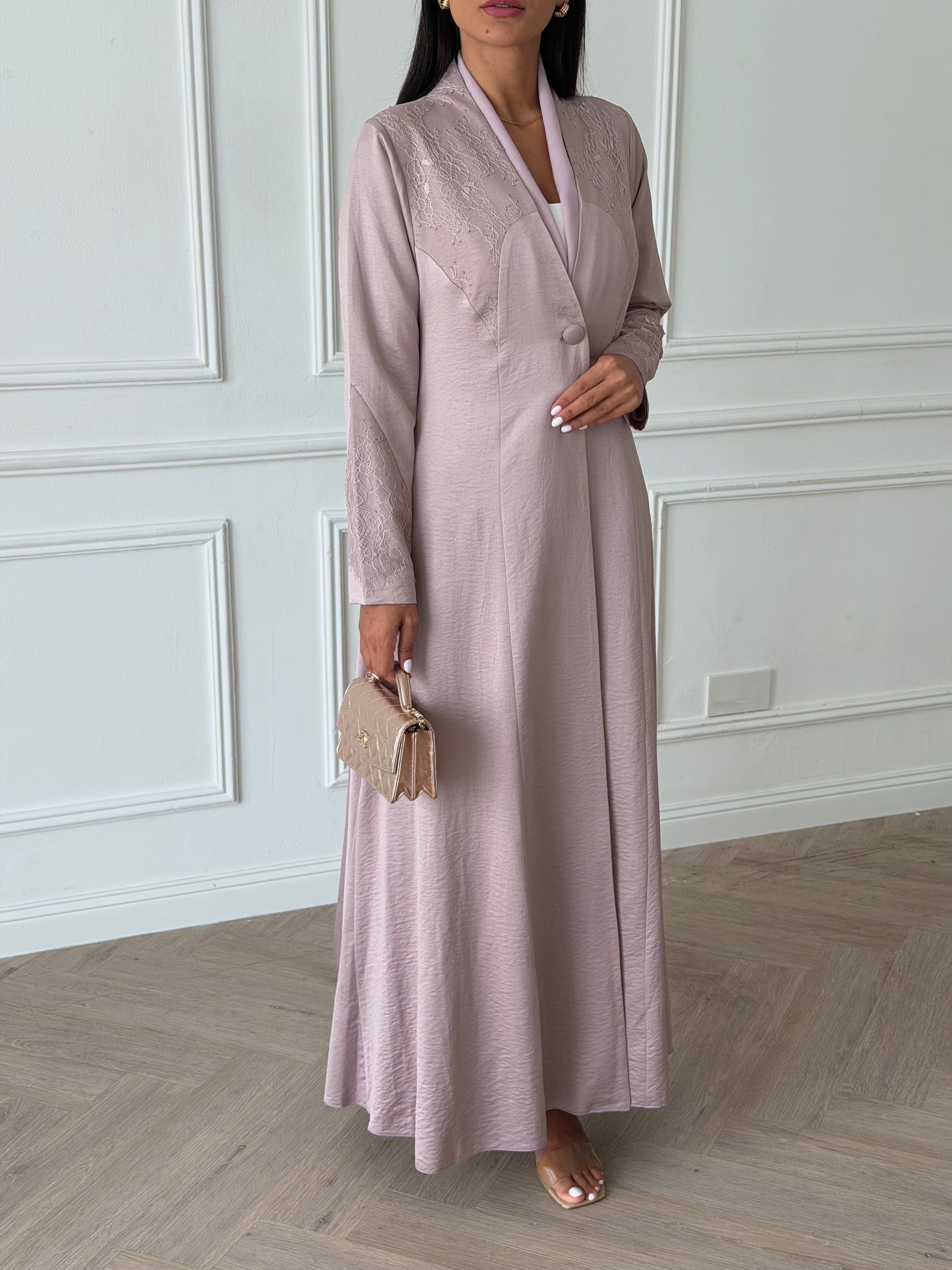 Manar in Lilac