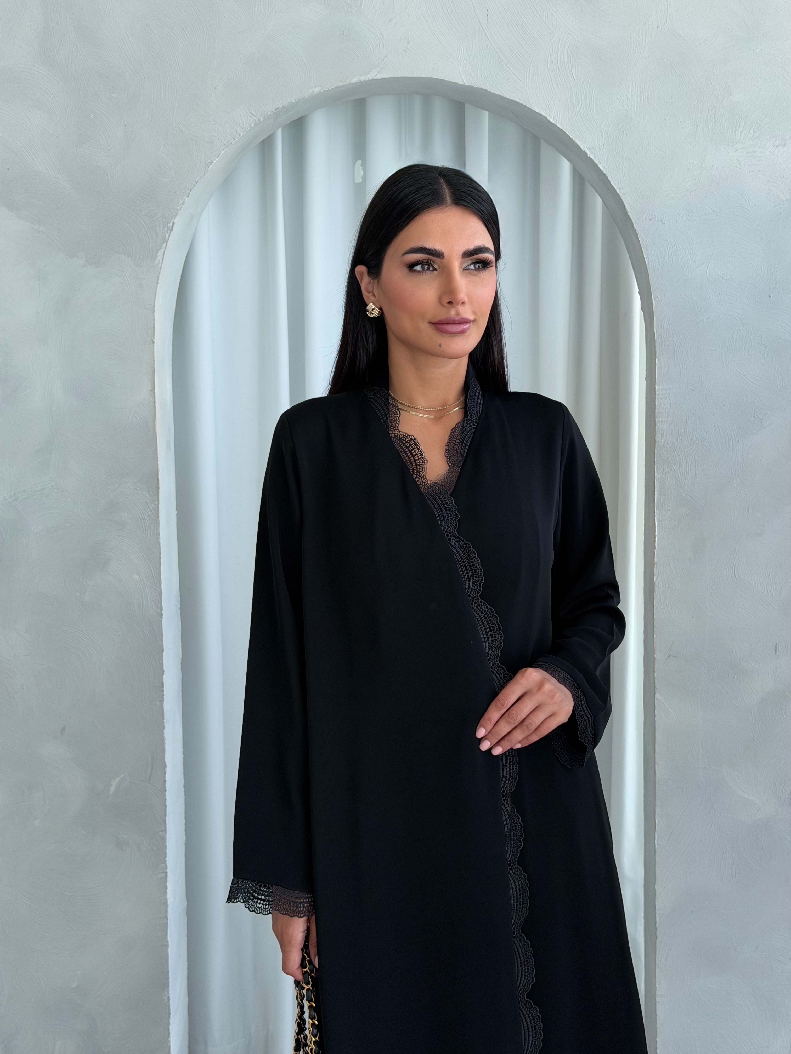 Thuraya in Black
