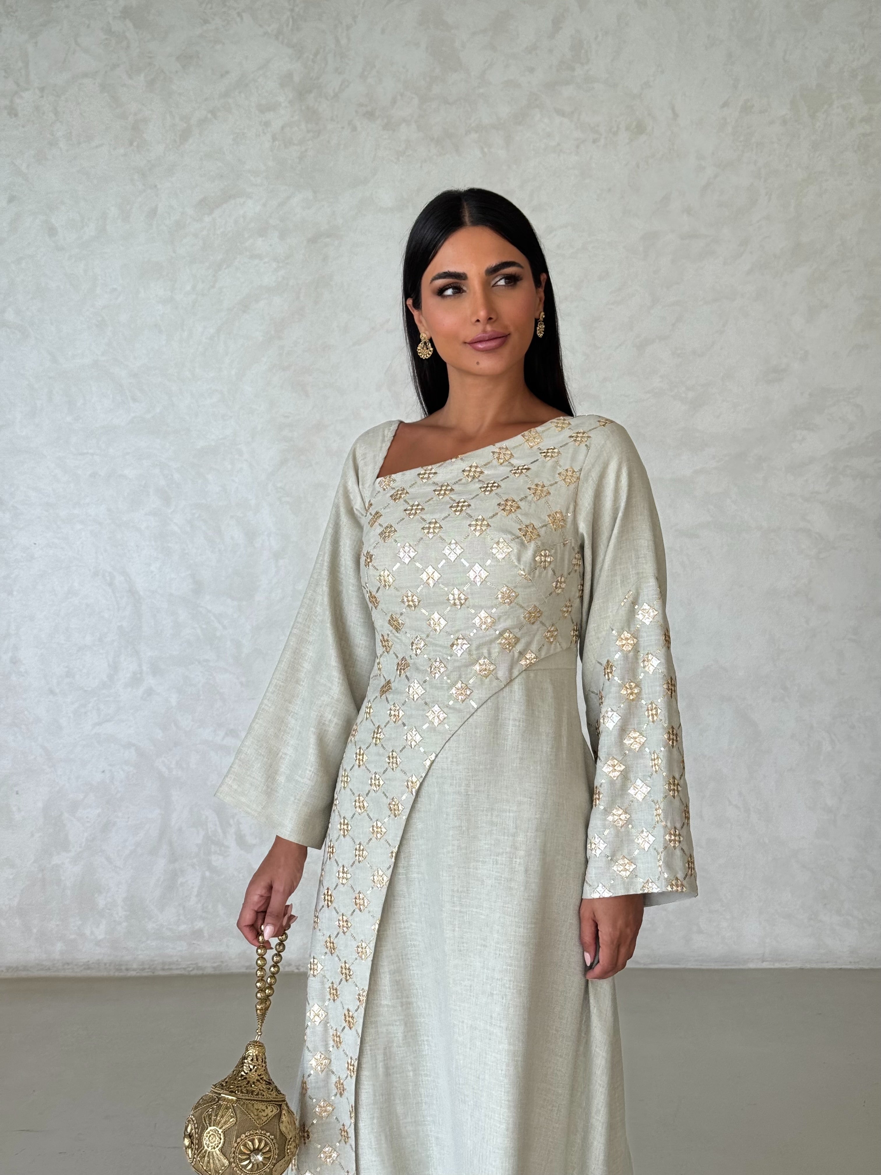 Lamya in Mint