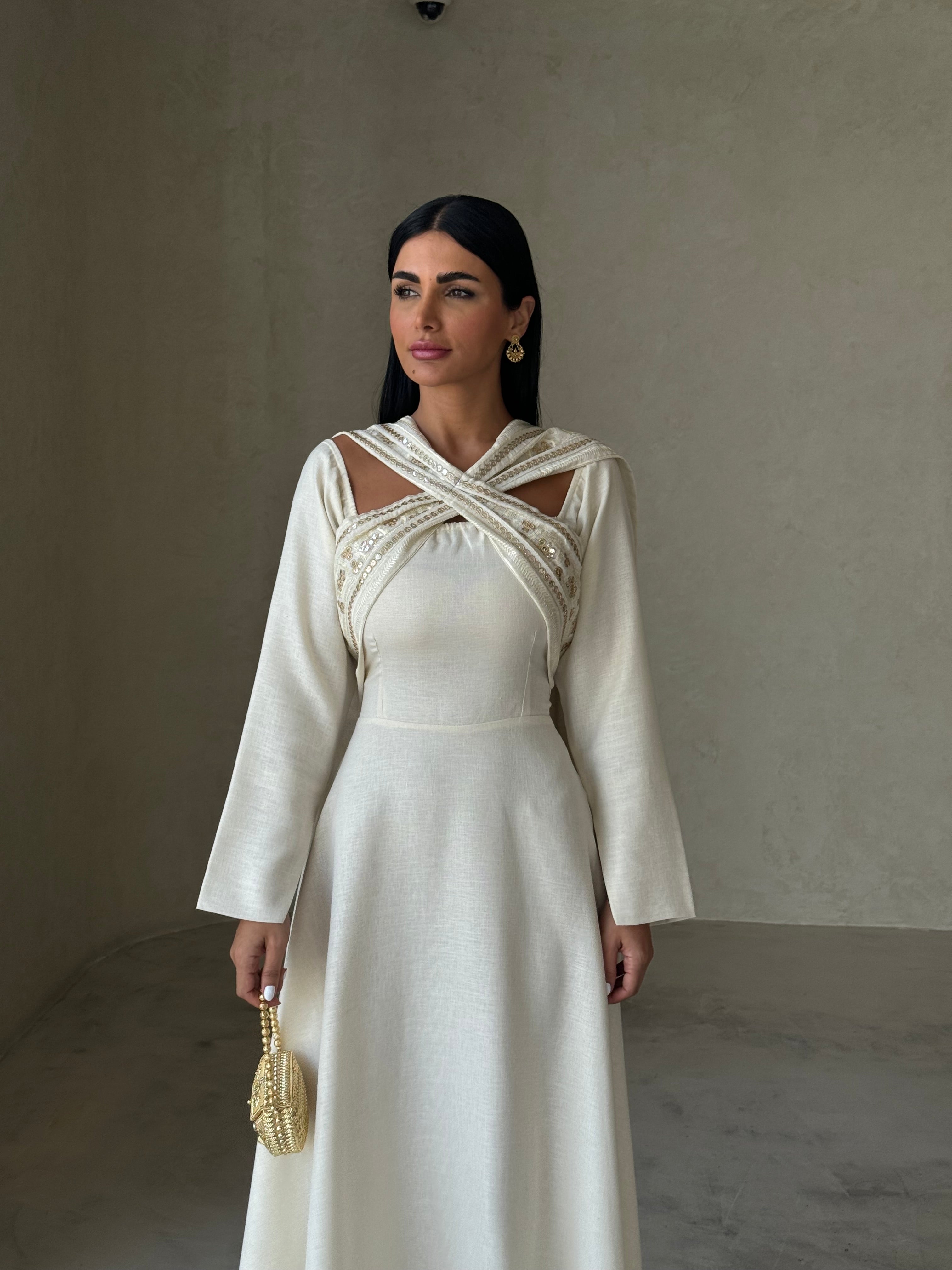 Amira in Cream
