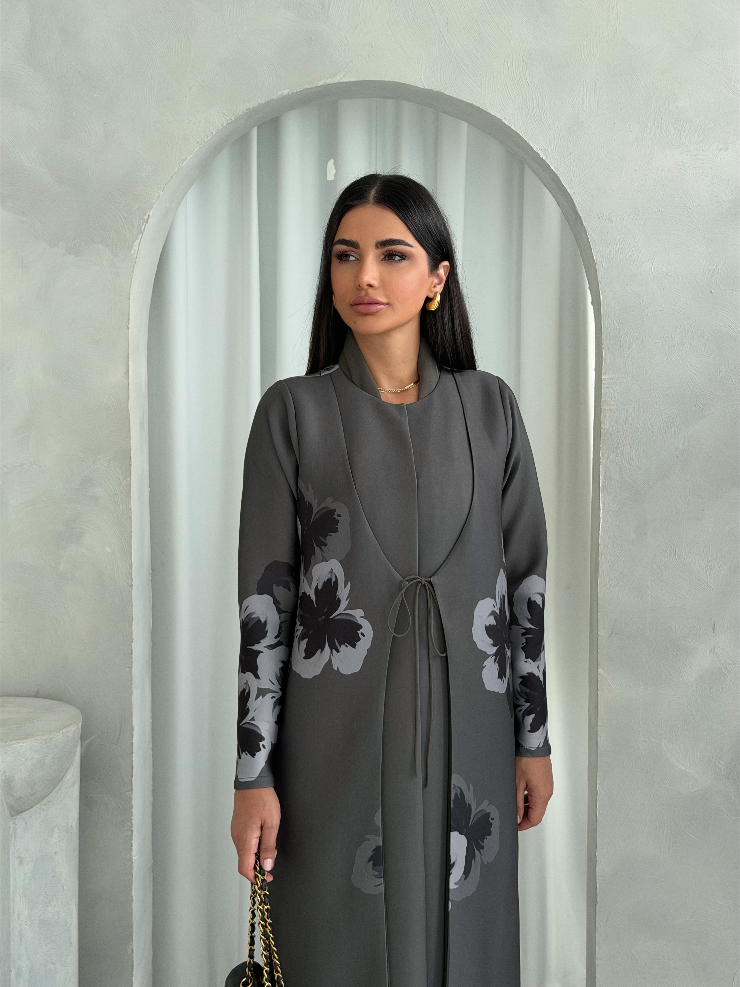 Nuha in Olive-Grey