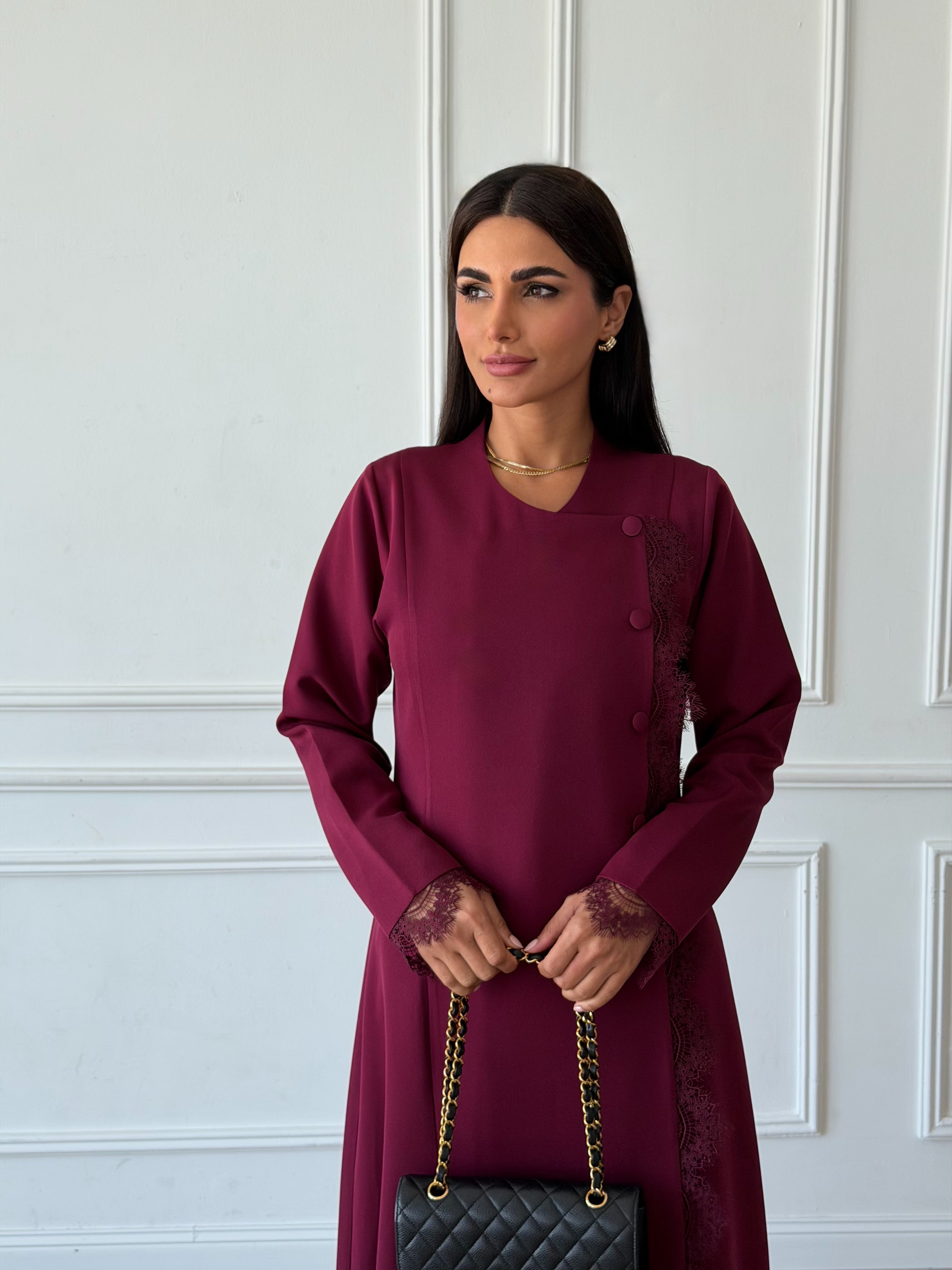 Mouza in Maroon
