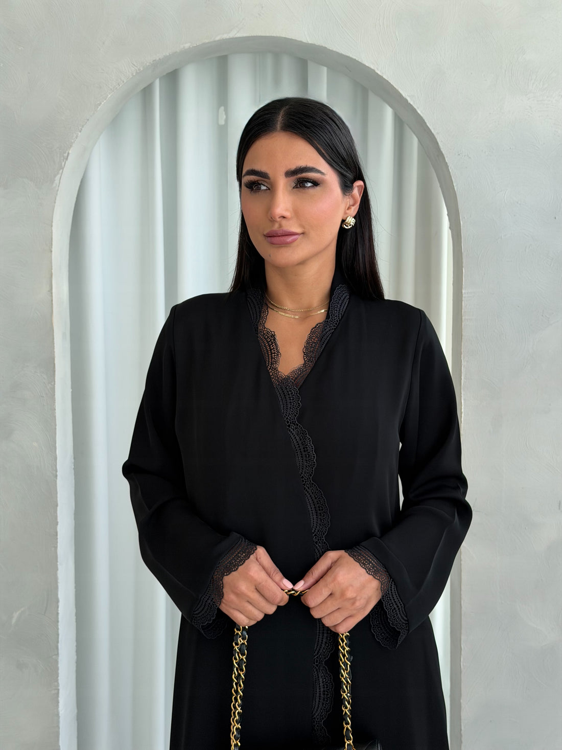 Thuraya in Black
