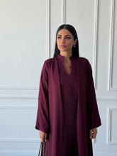 Ghayda in Shimmer Maroon