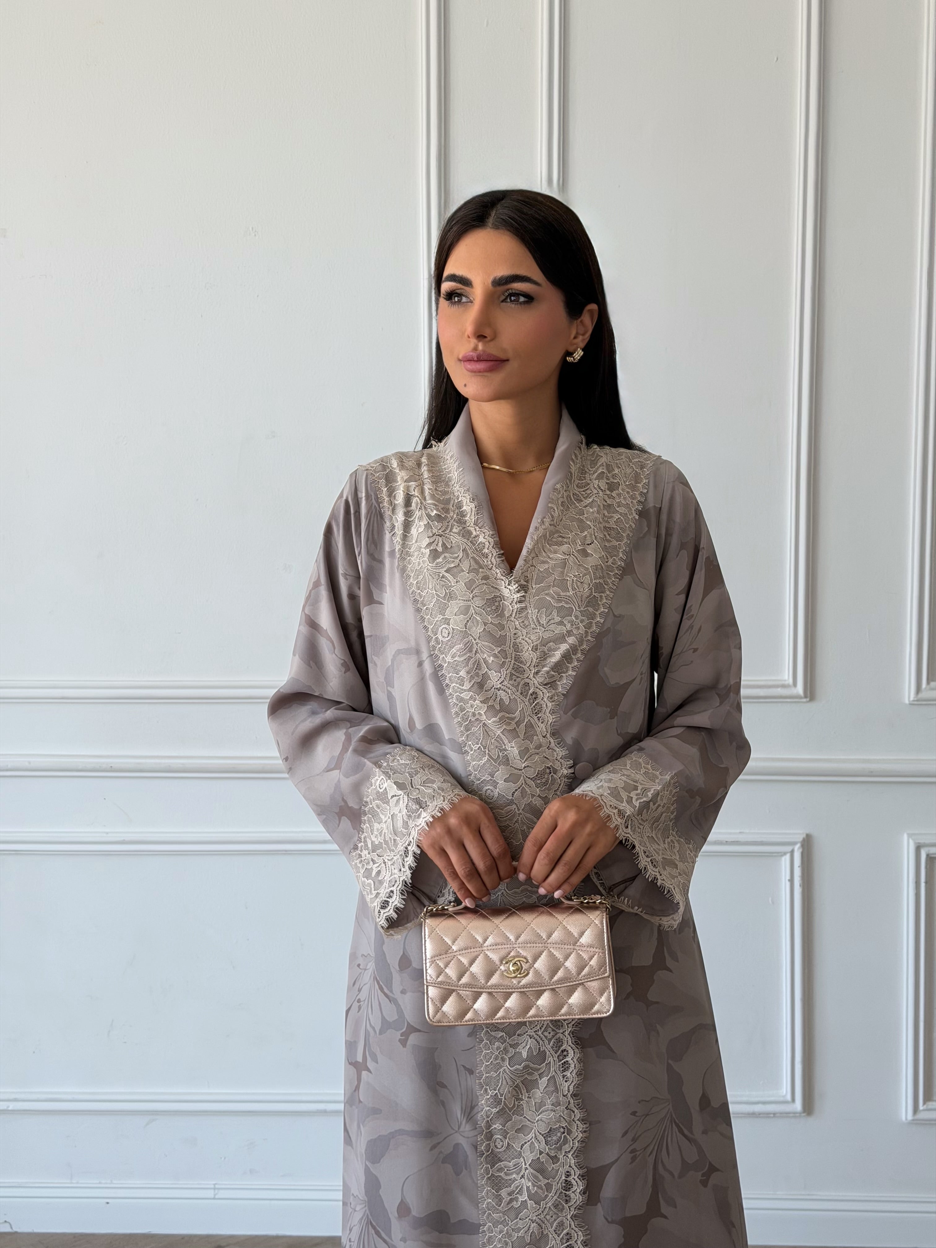 Madiya in Taupe