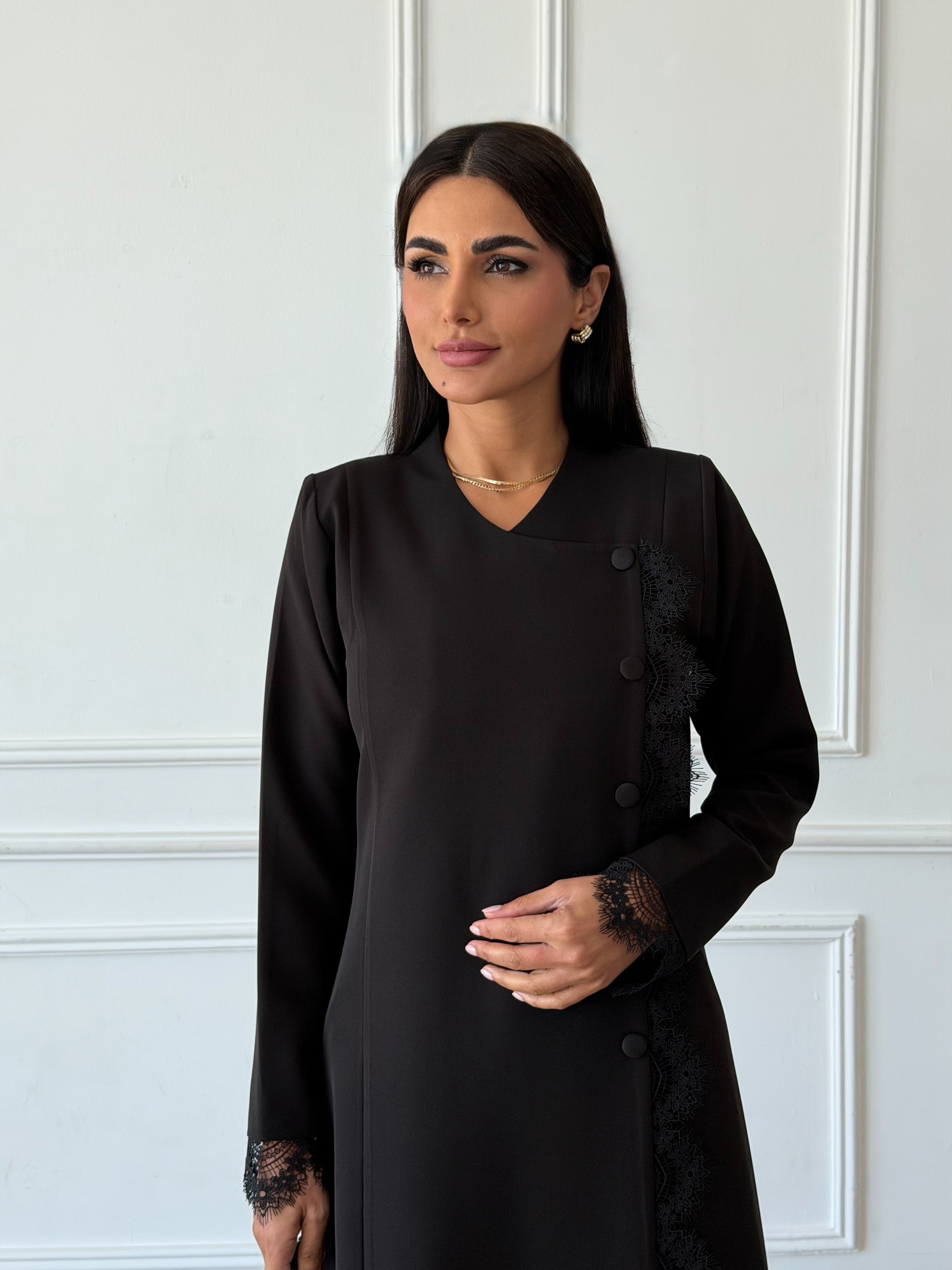 Mouza in Black