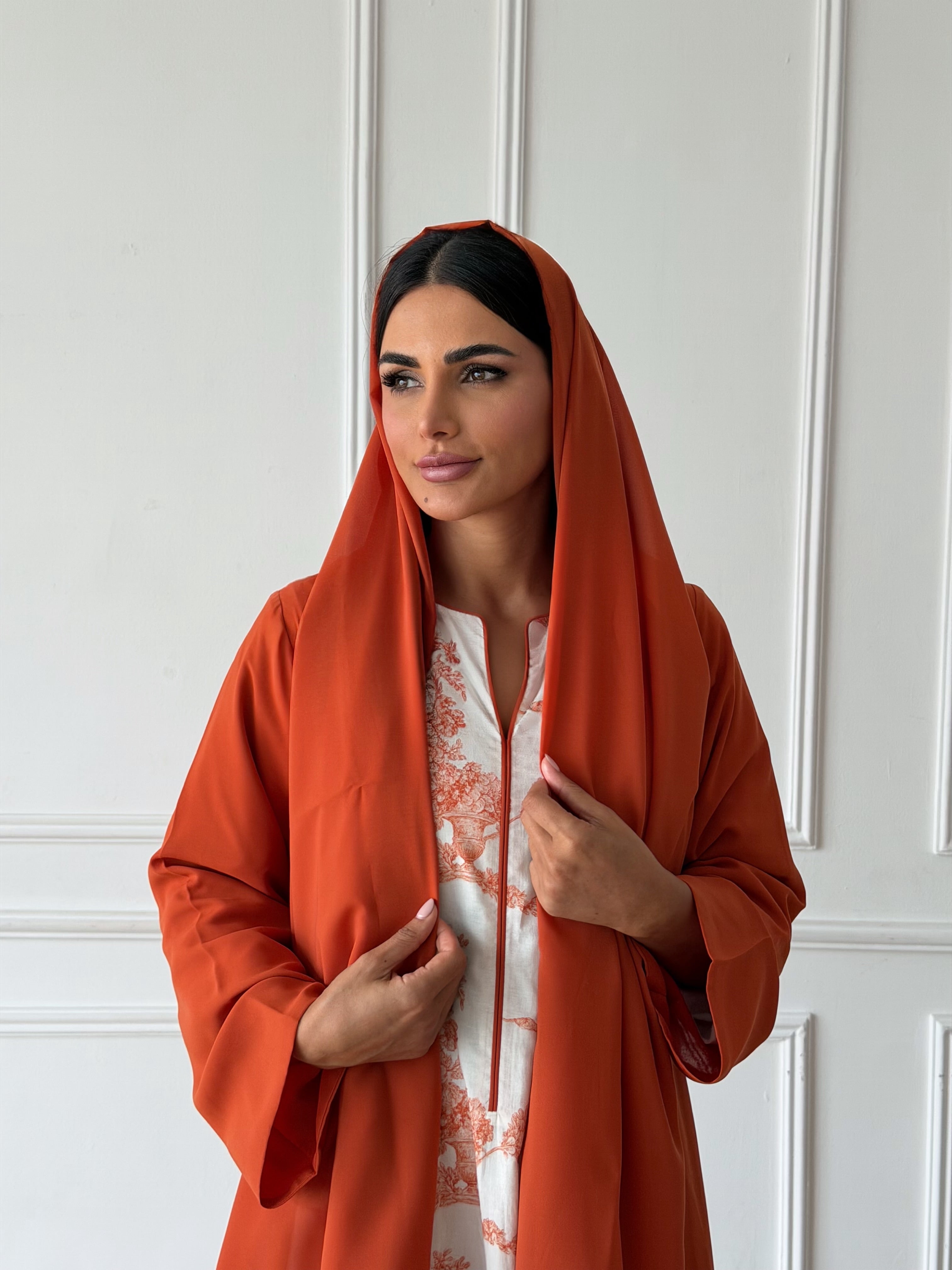 Lina in Orange