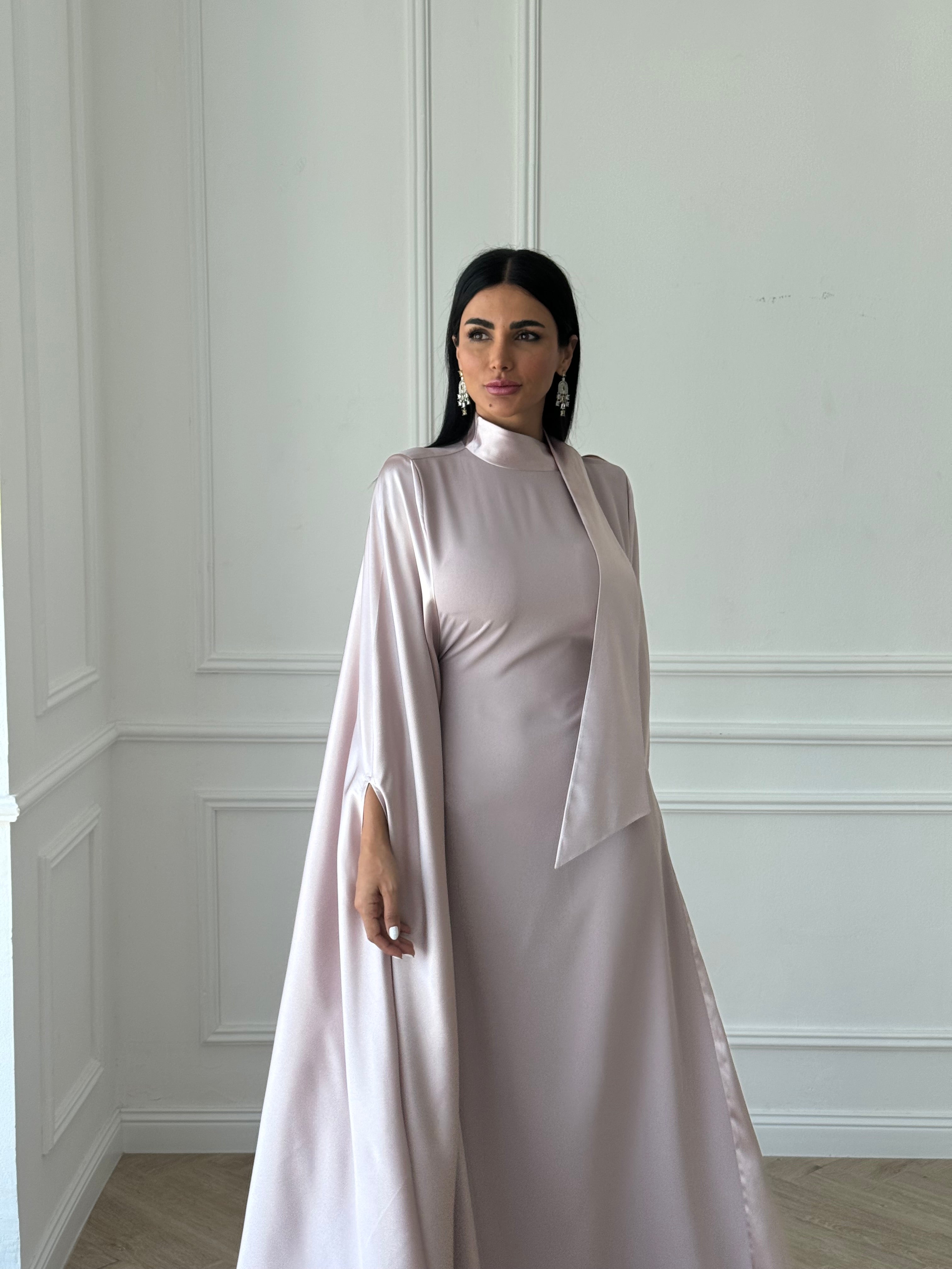 Shaikha in Mauve