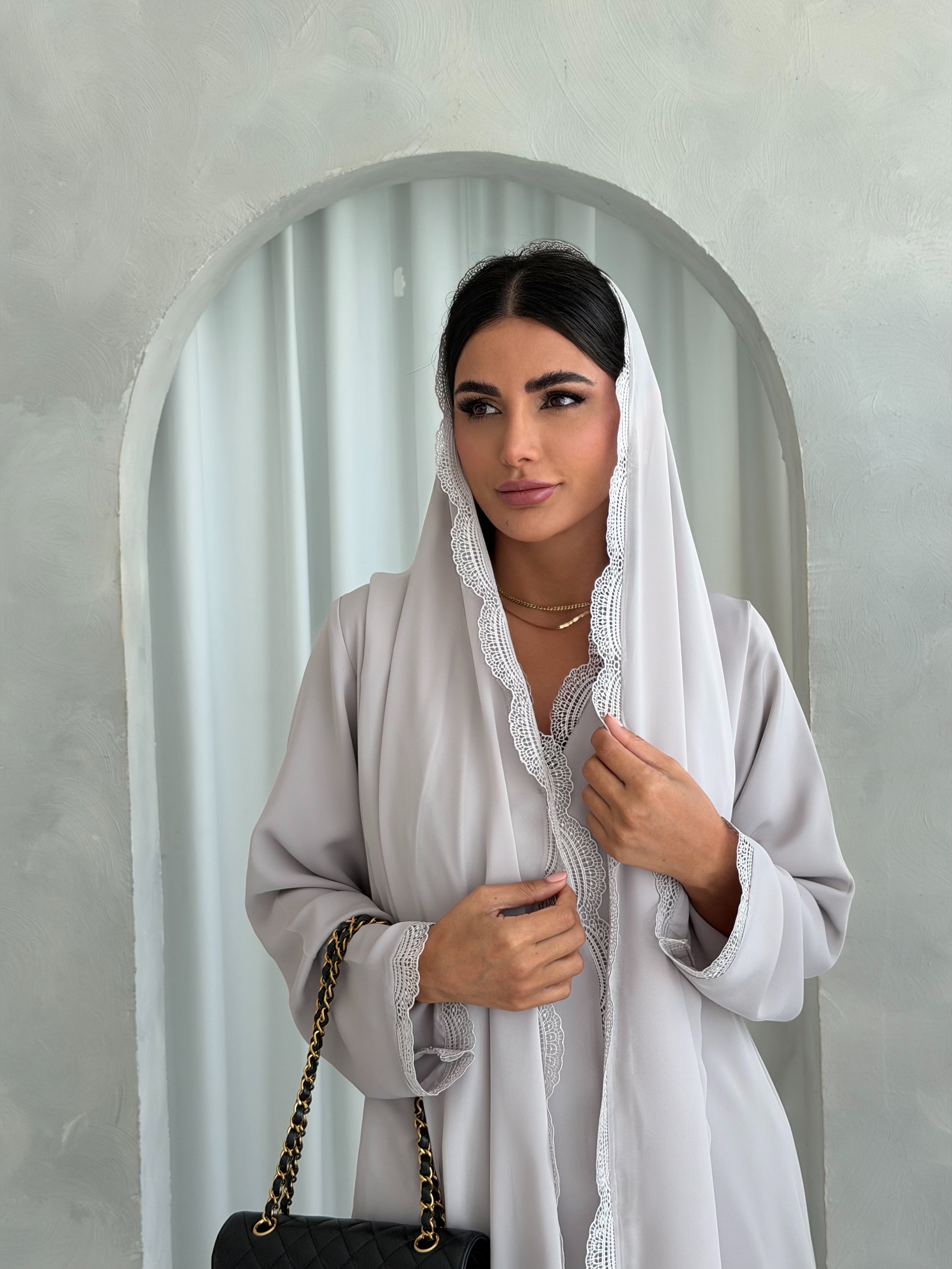 Thuraya in Grey