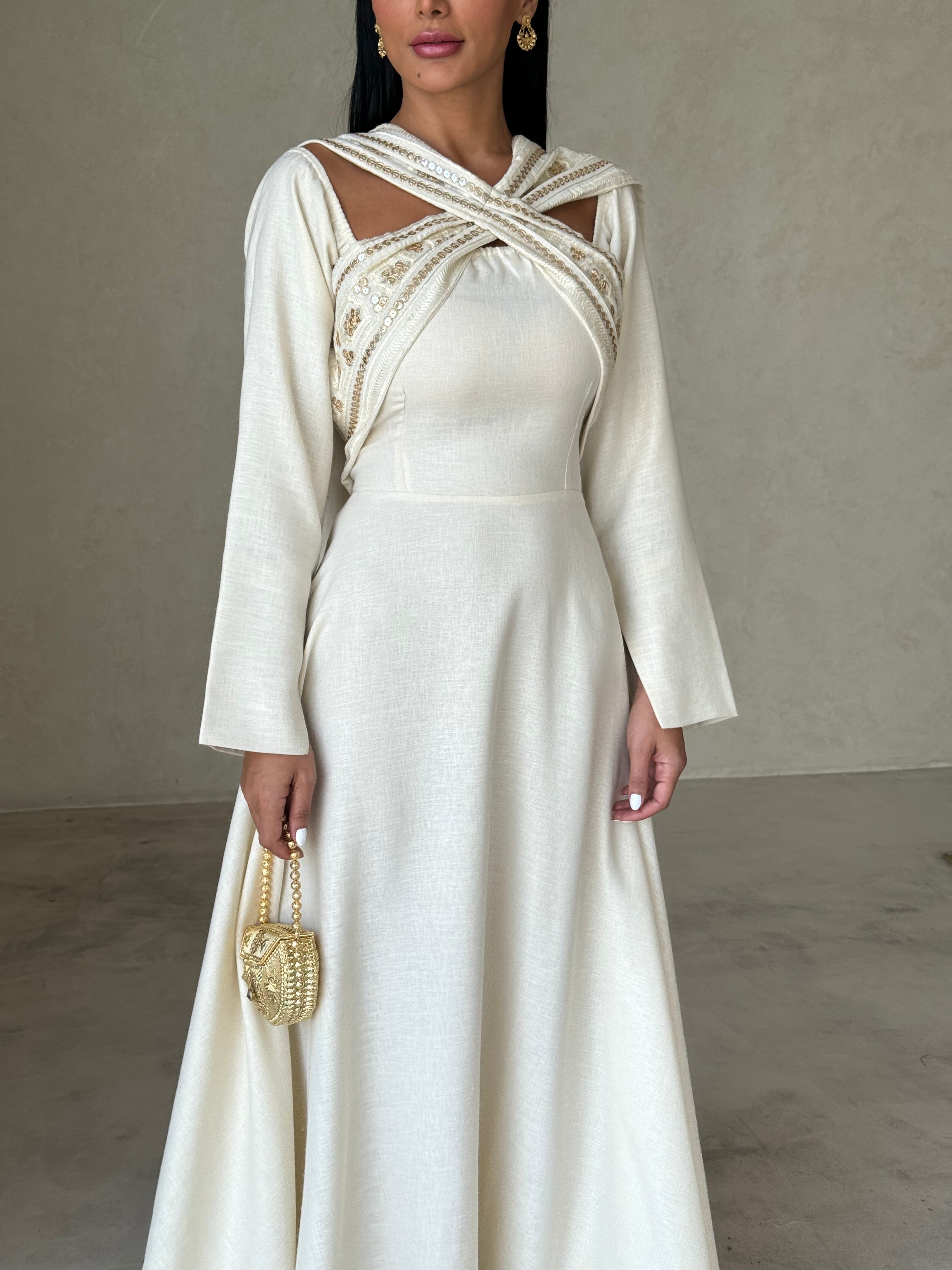 Amira in Cream