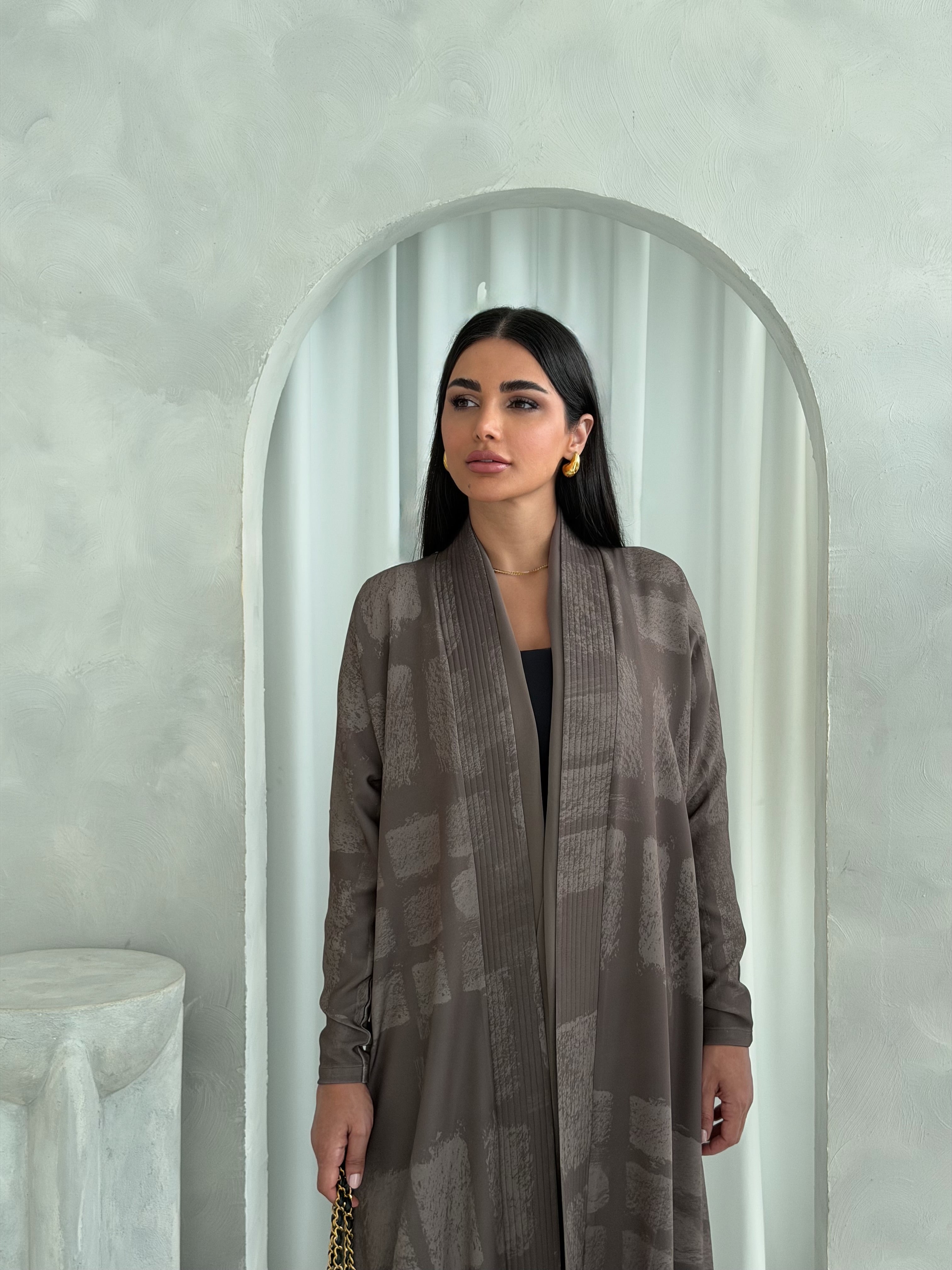 Lara in Olive