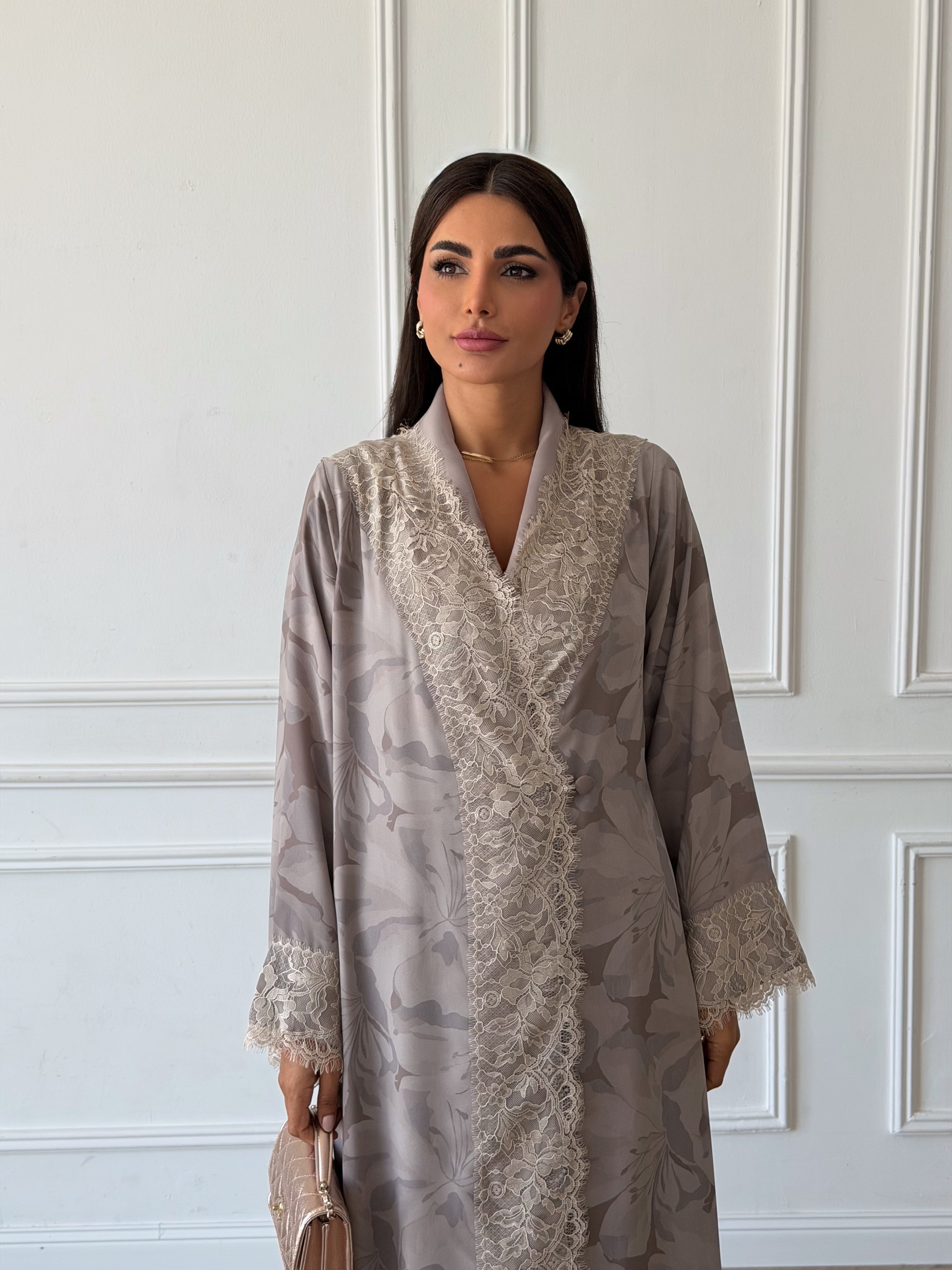 Madiya in Taupe