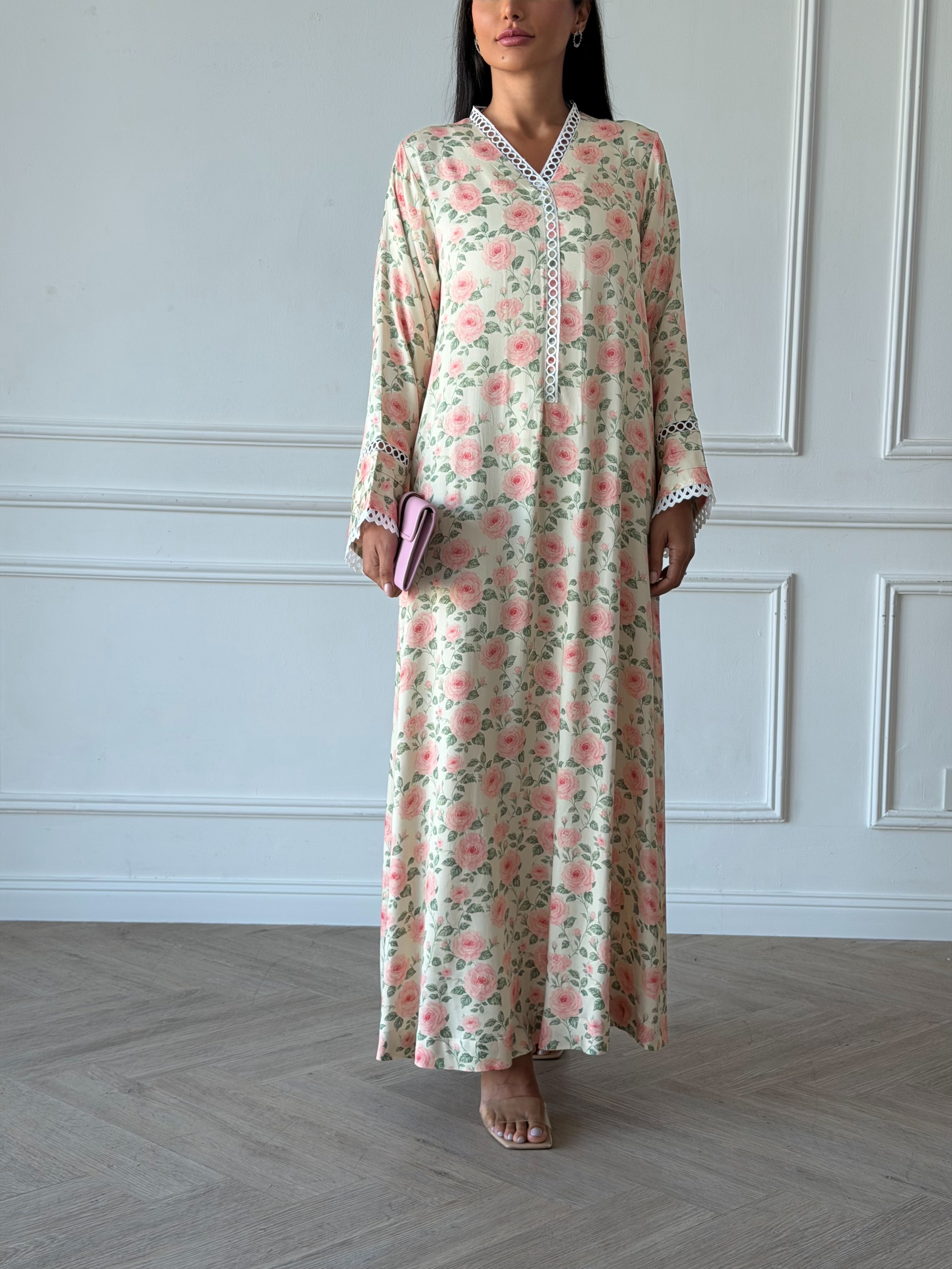 Roses Jalabya in Pink