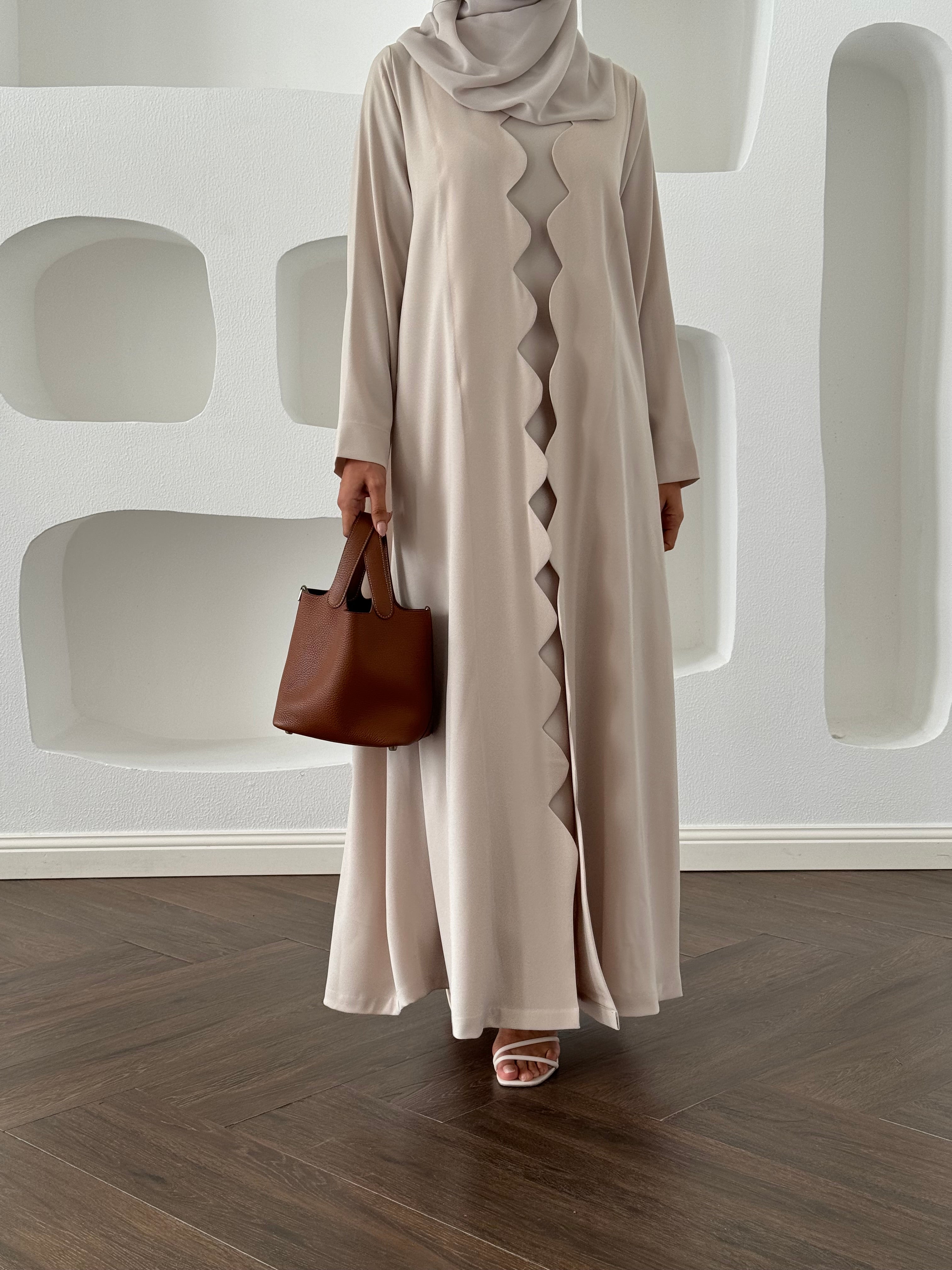 Deema in Beige