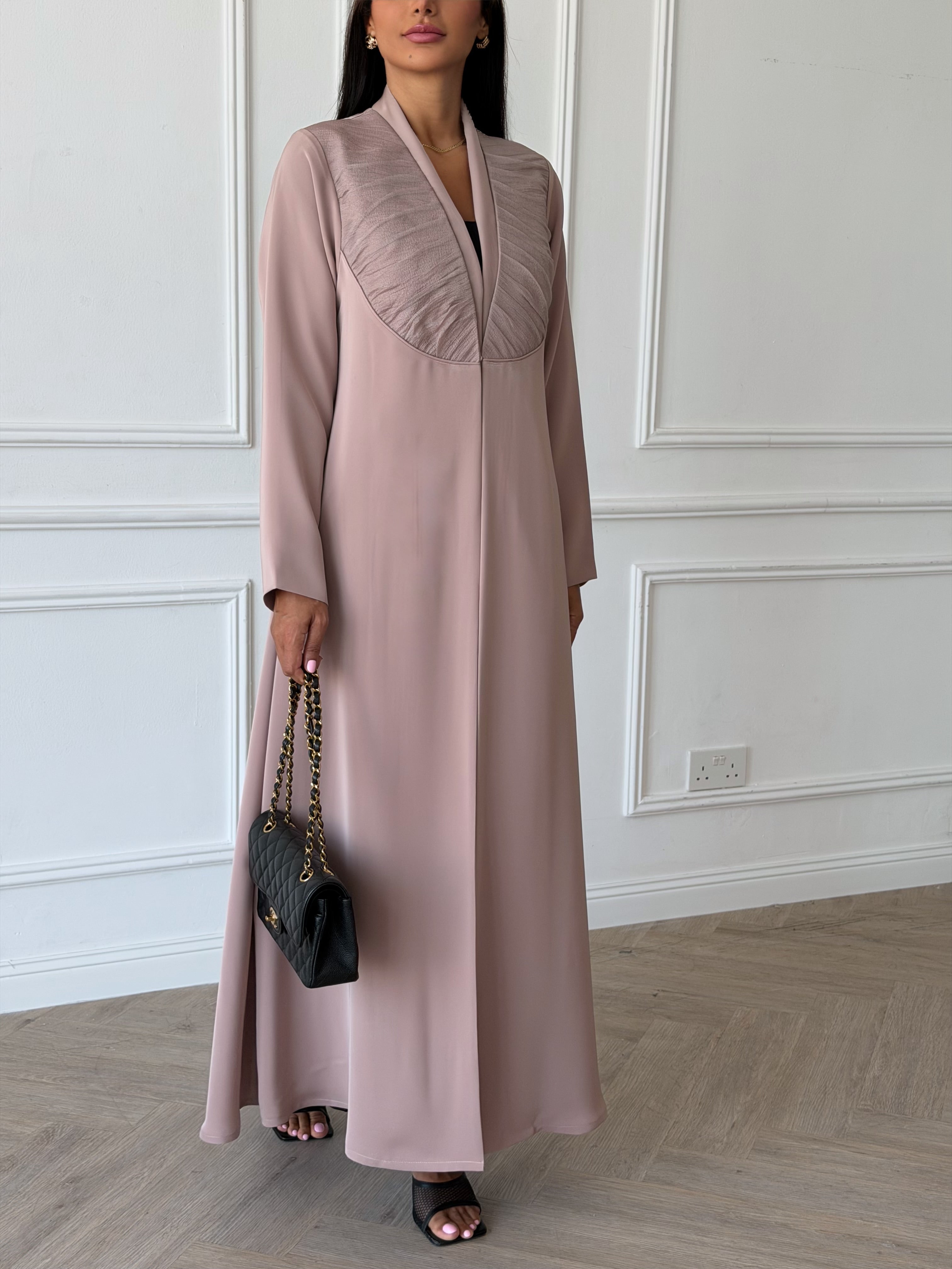 Noor in Nude