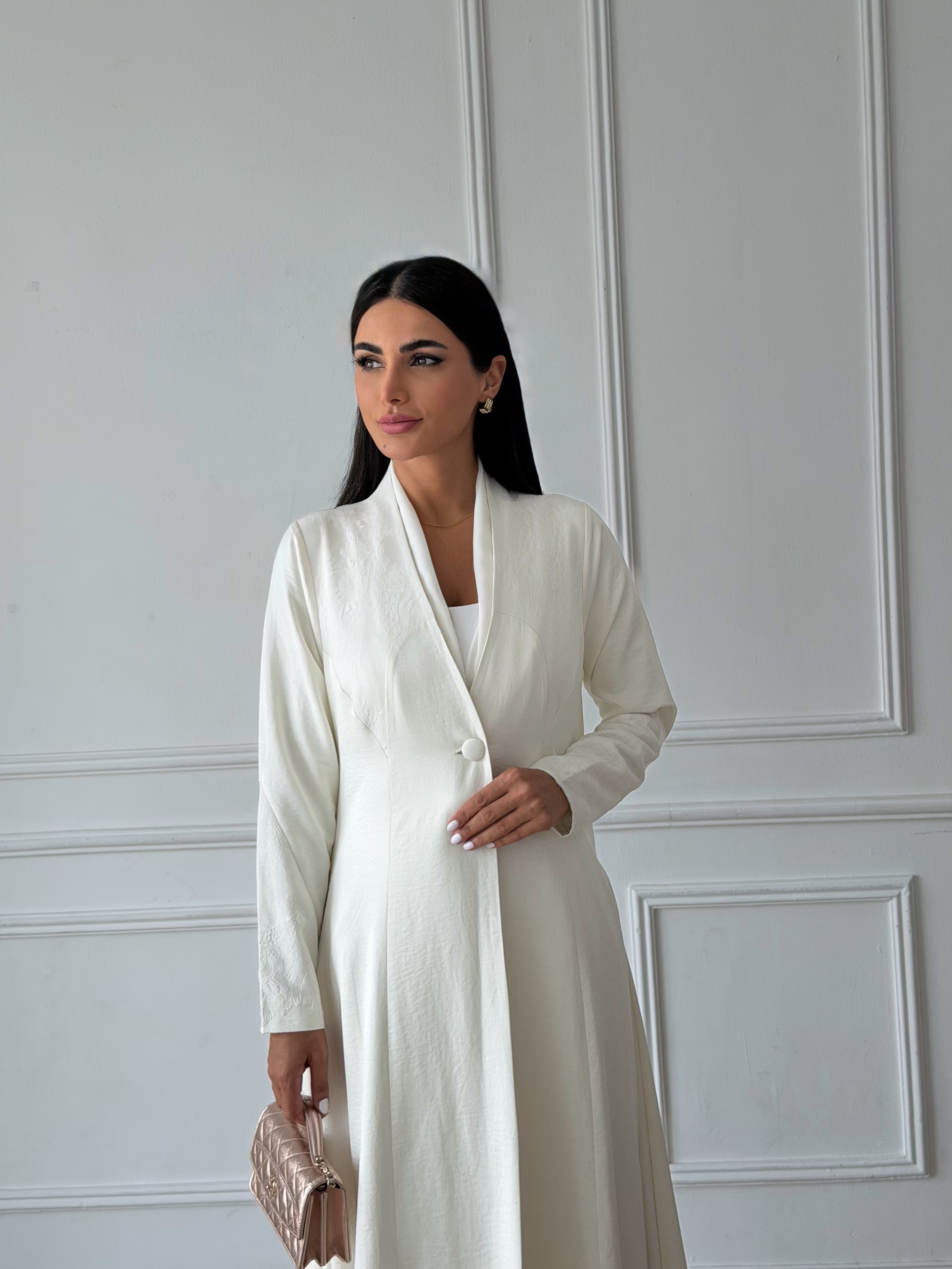 Manar in Off White