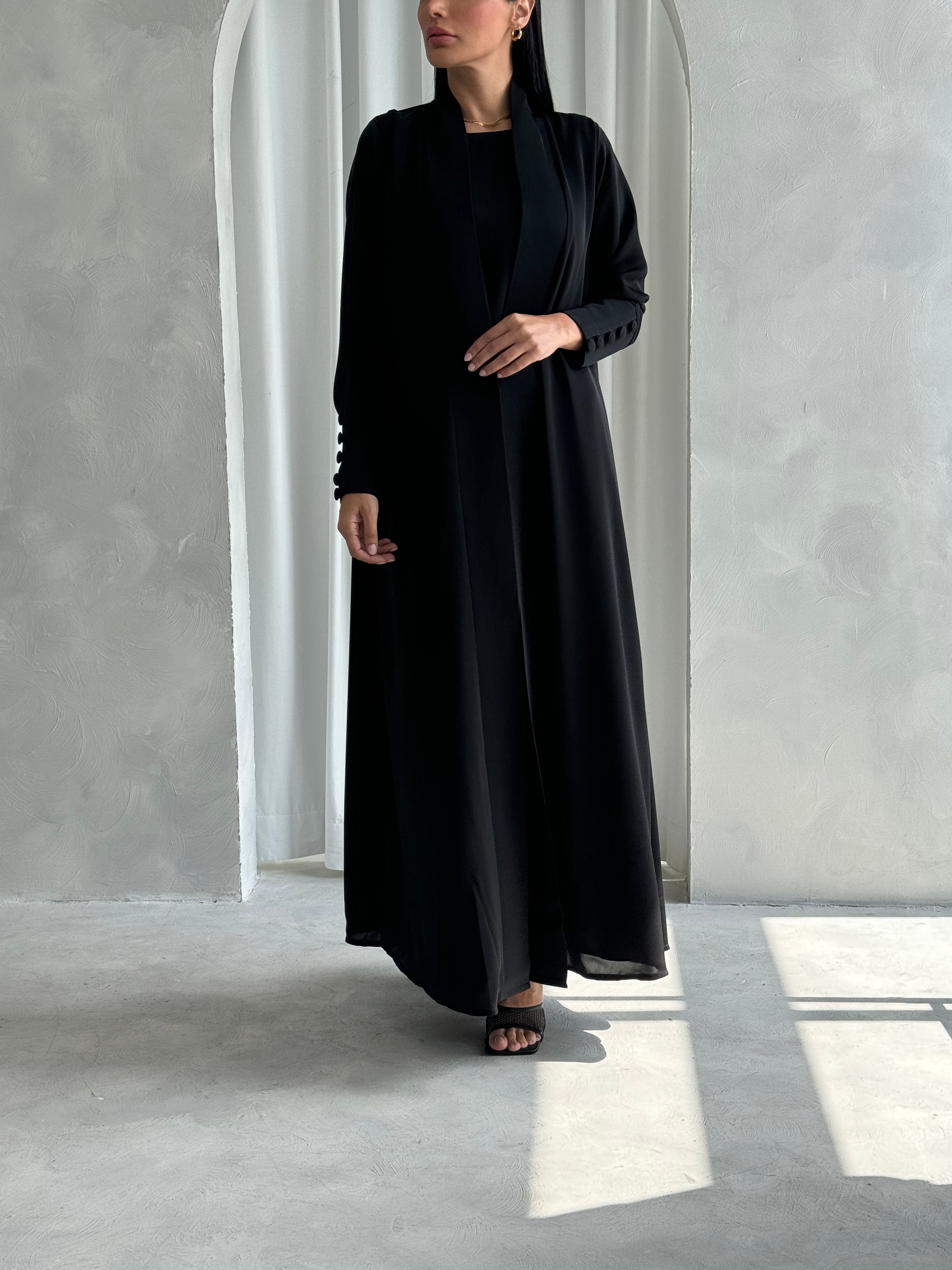 Yara in Black