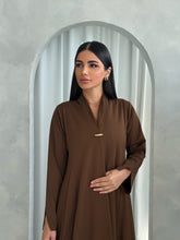 Maisa in Brown