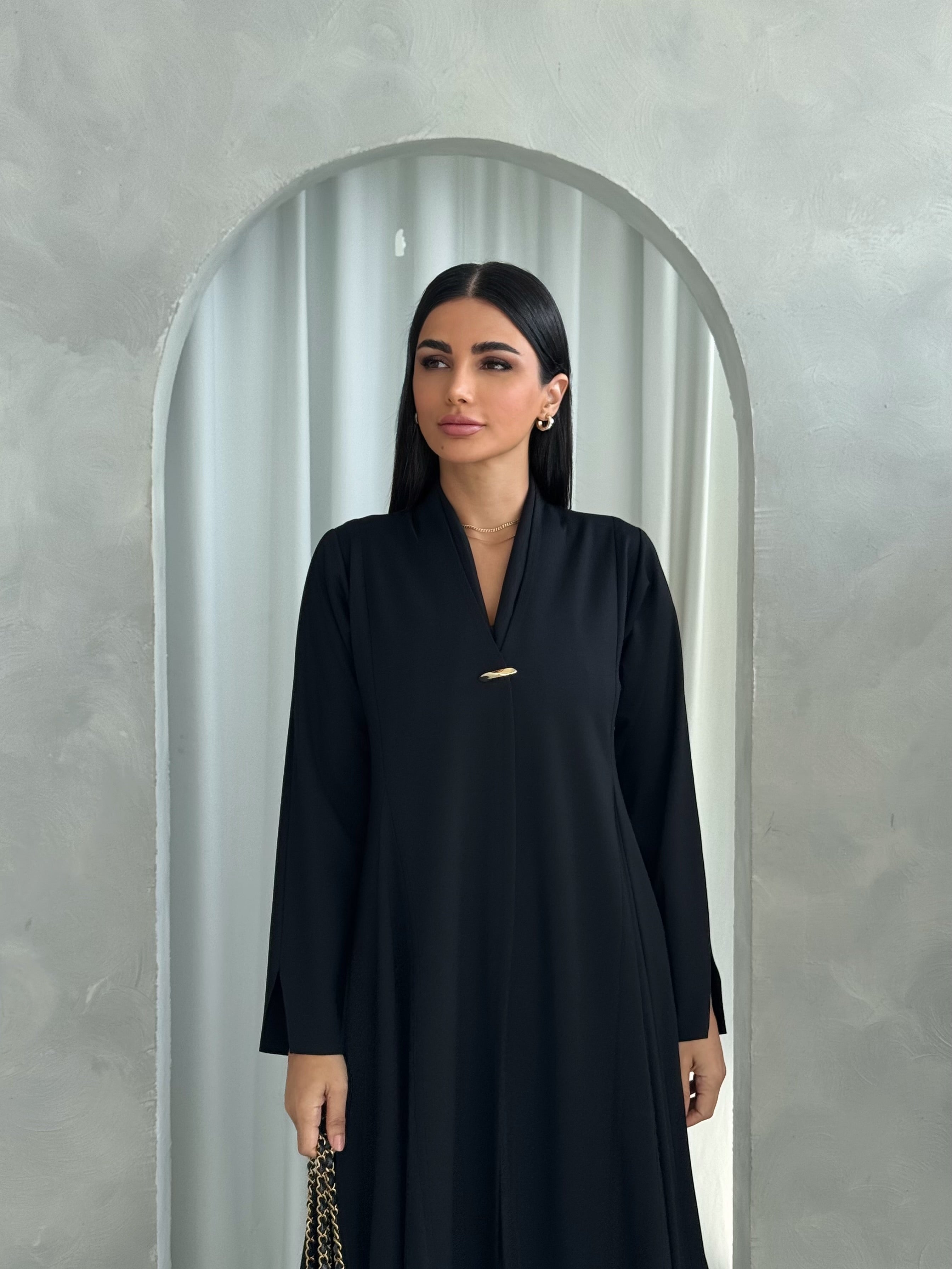 Maisa in Black