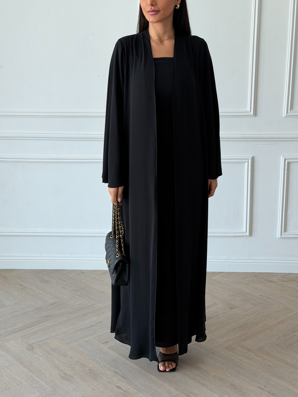 Mizna in Black