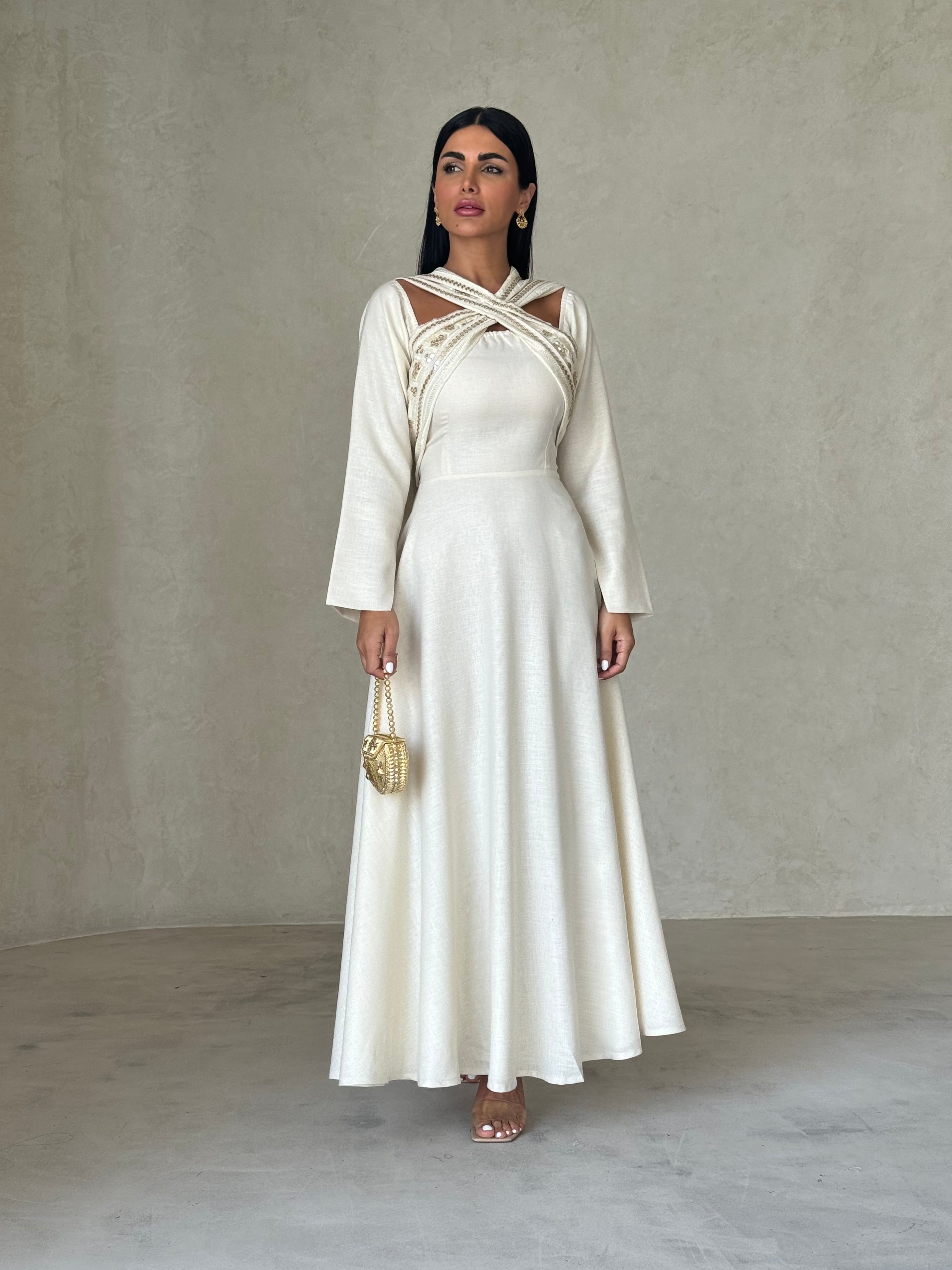 Amira in Cream