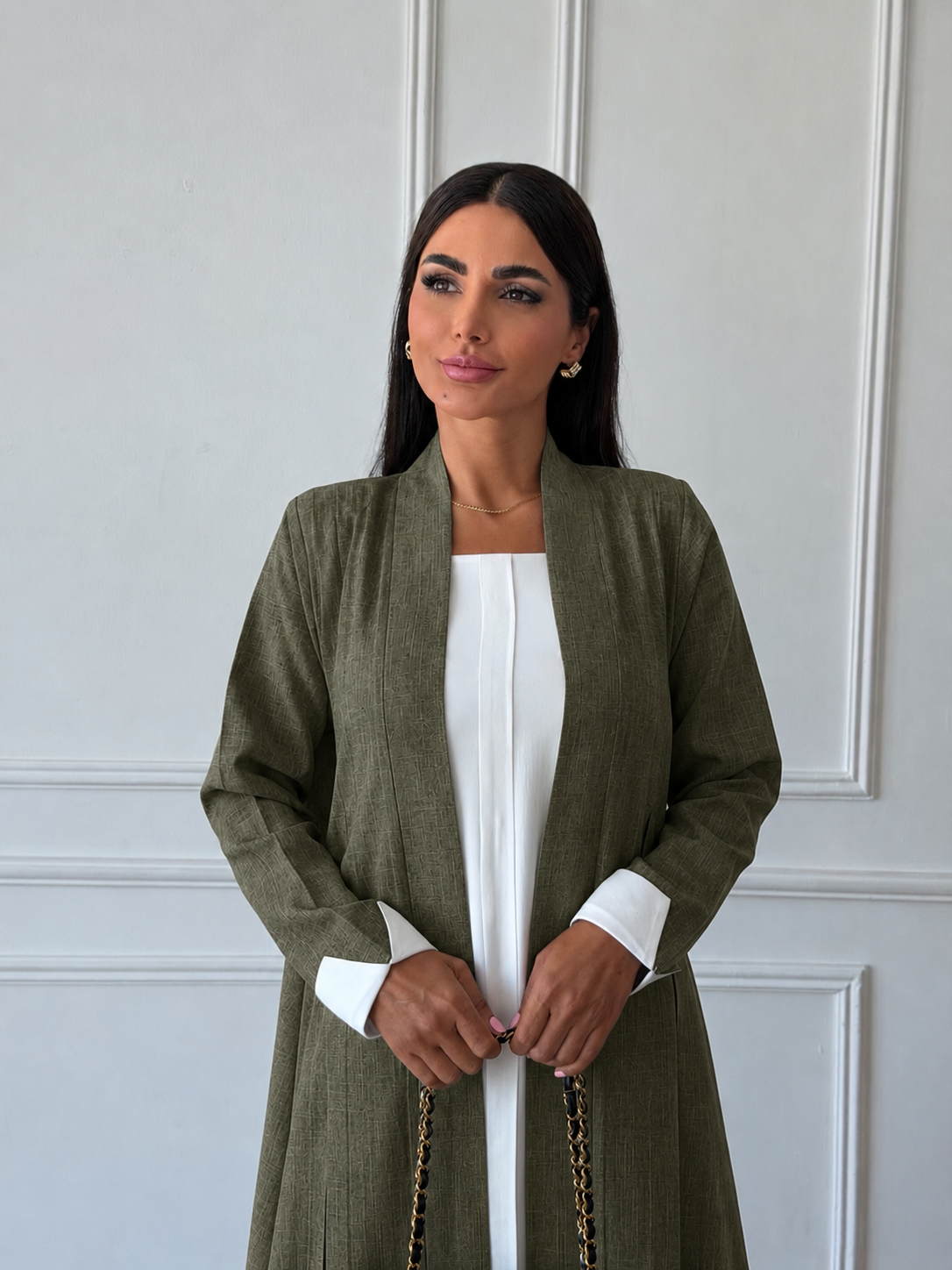 Noura in Olive