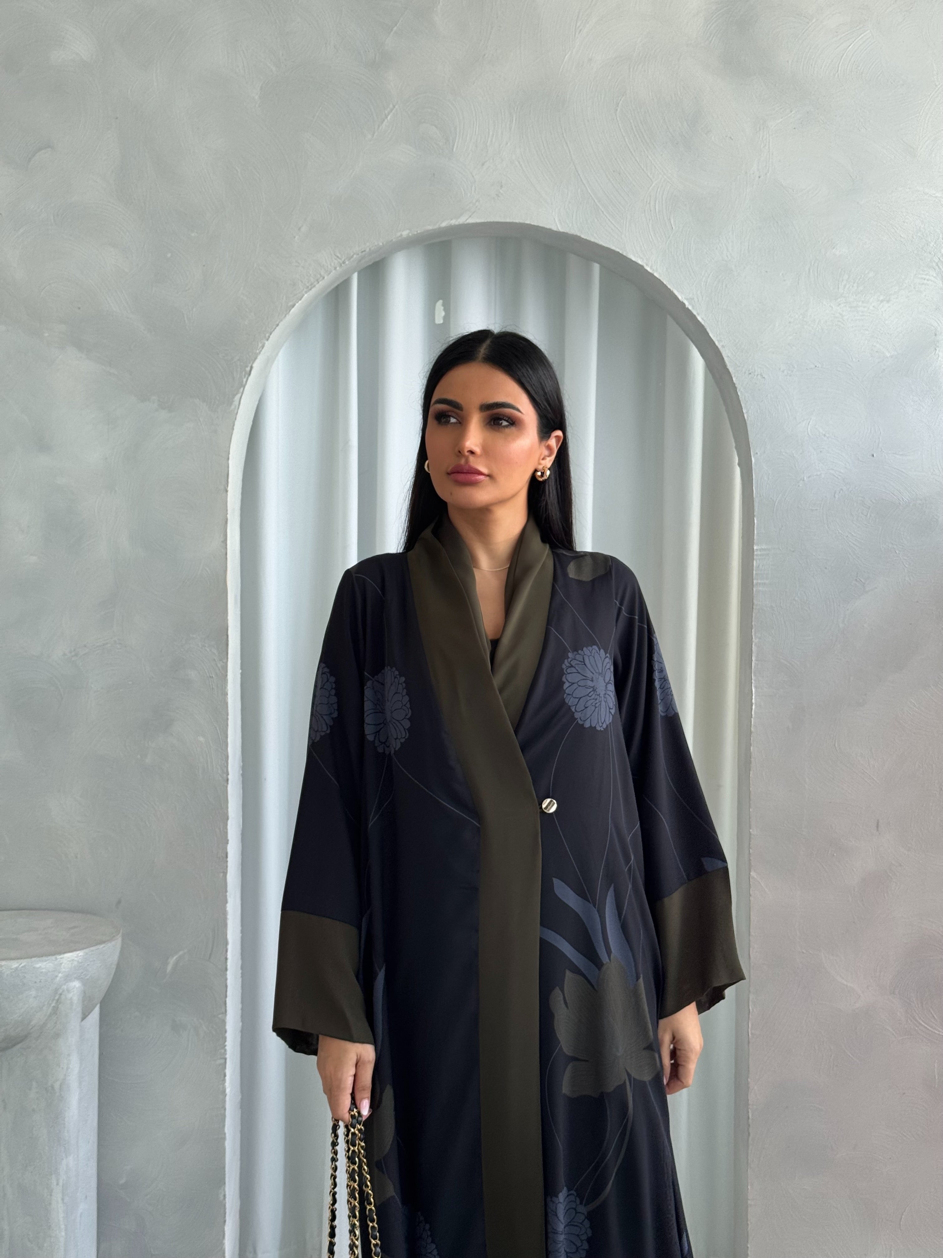 Jana in Black Olive