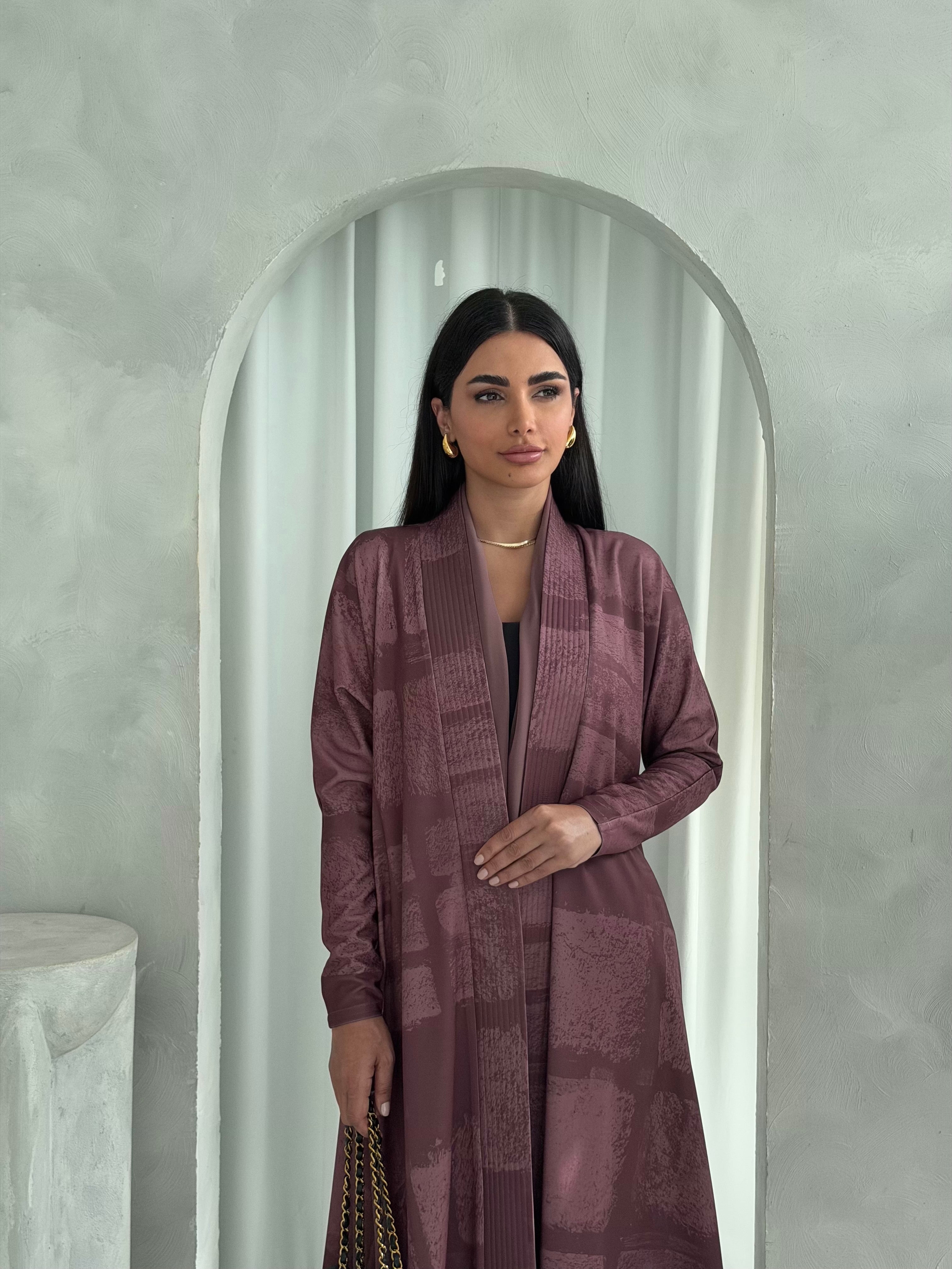 Lara in Mauve Rose