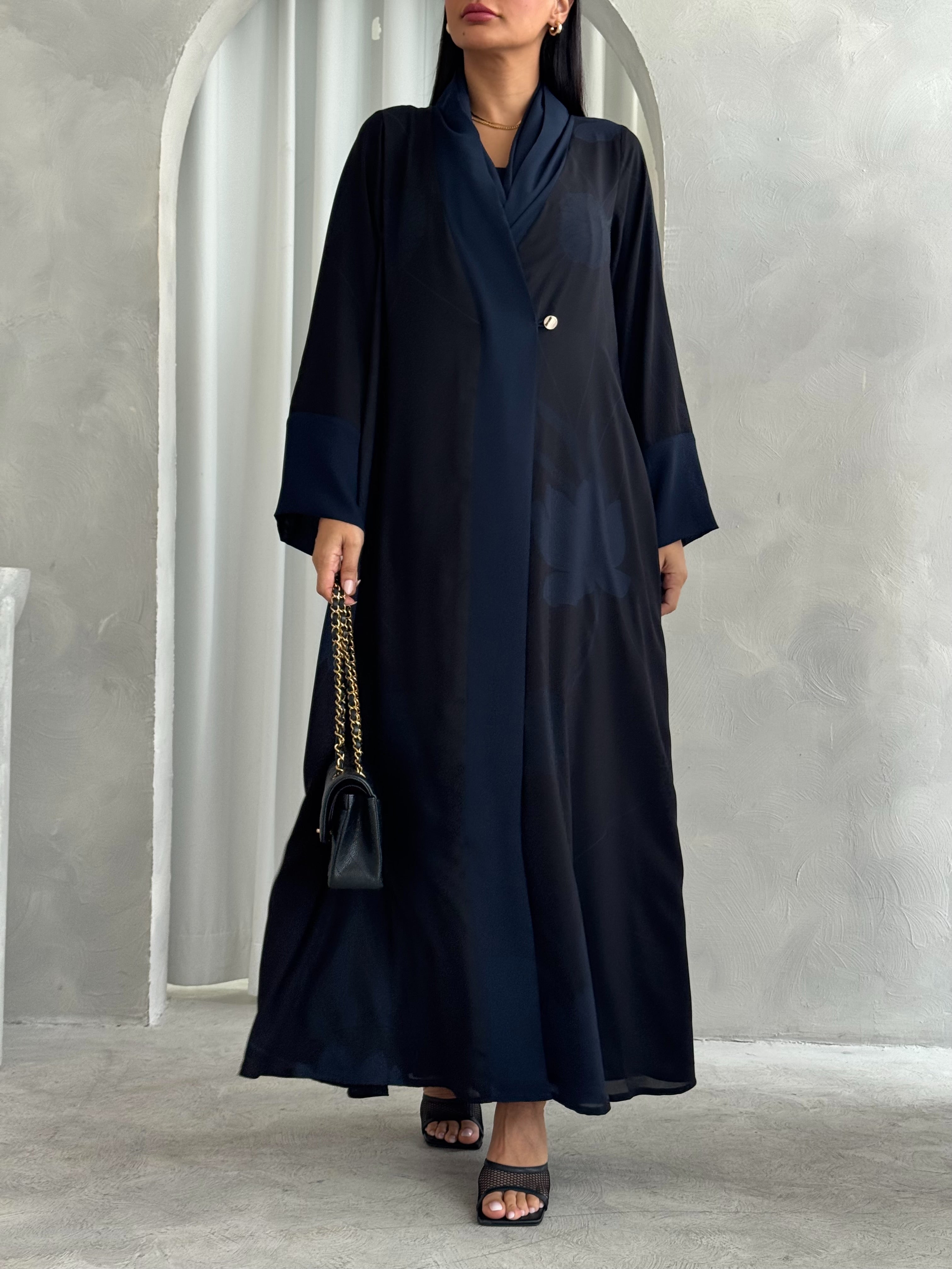 Jana in Black Navy