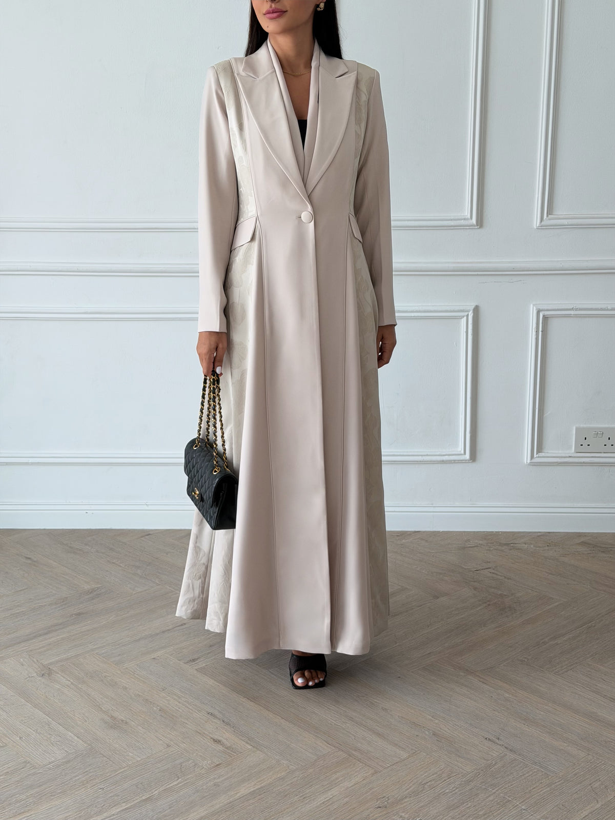 Wafa in Beige
