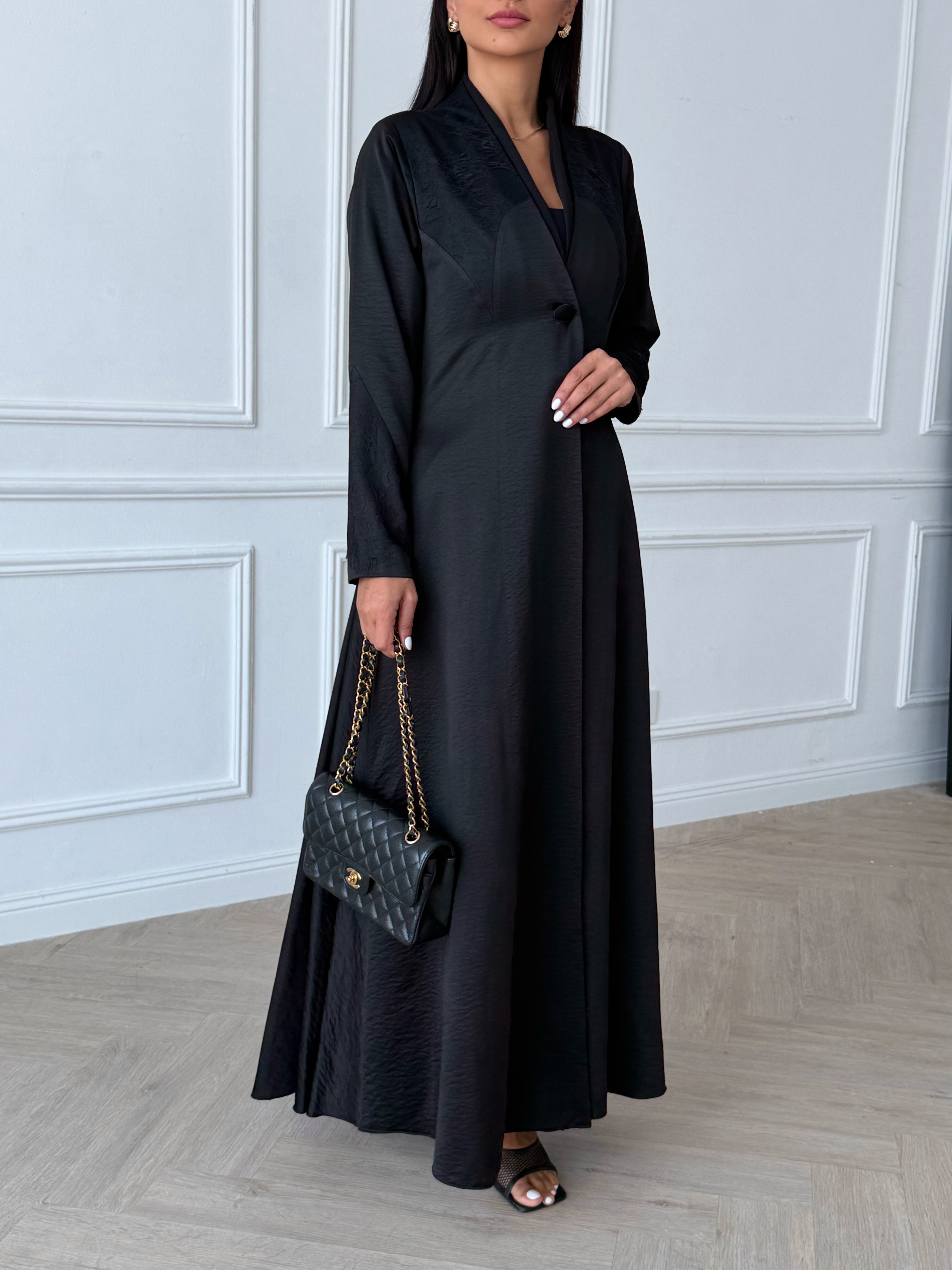 Manar in Black