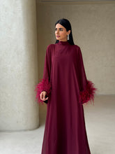 Nura in Maroon