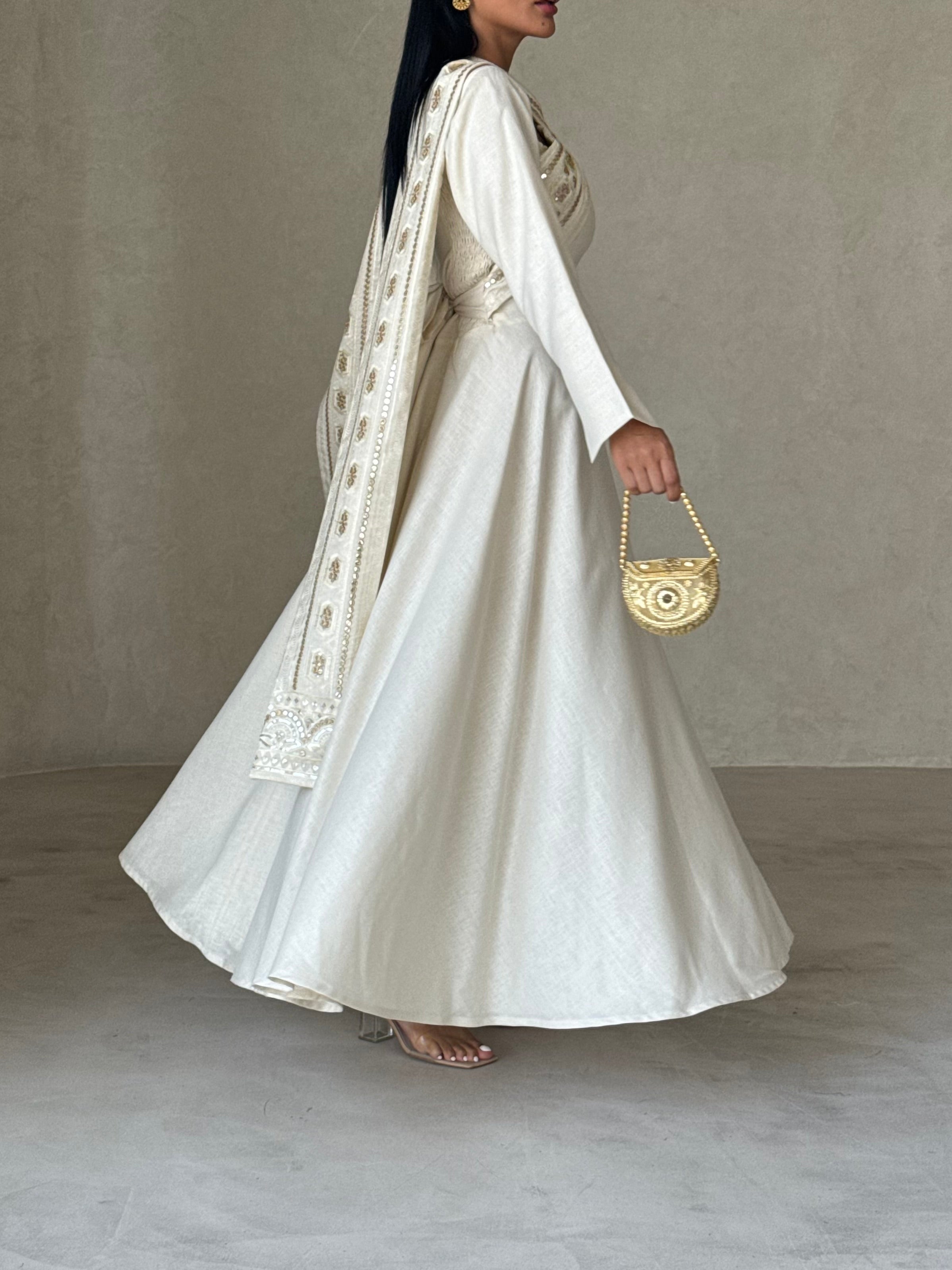 Amira in Cream