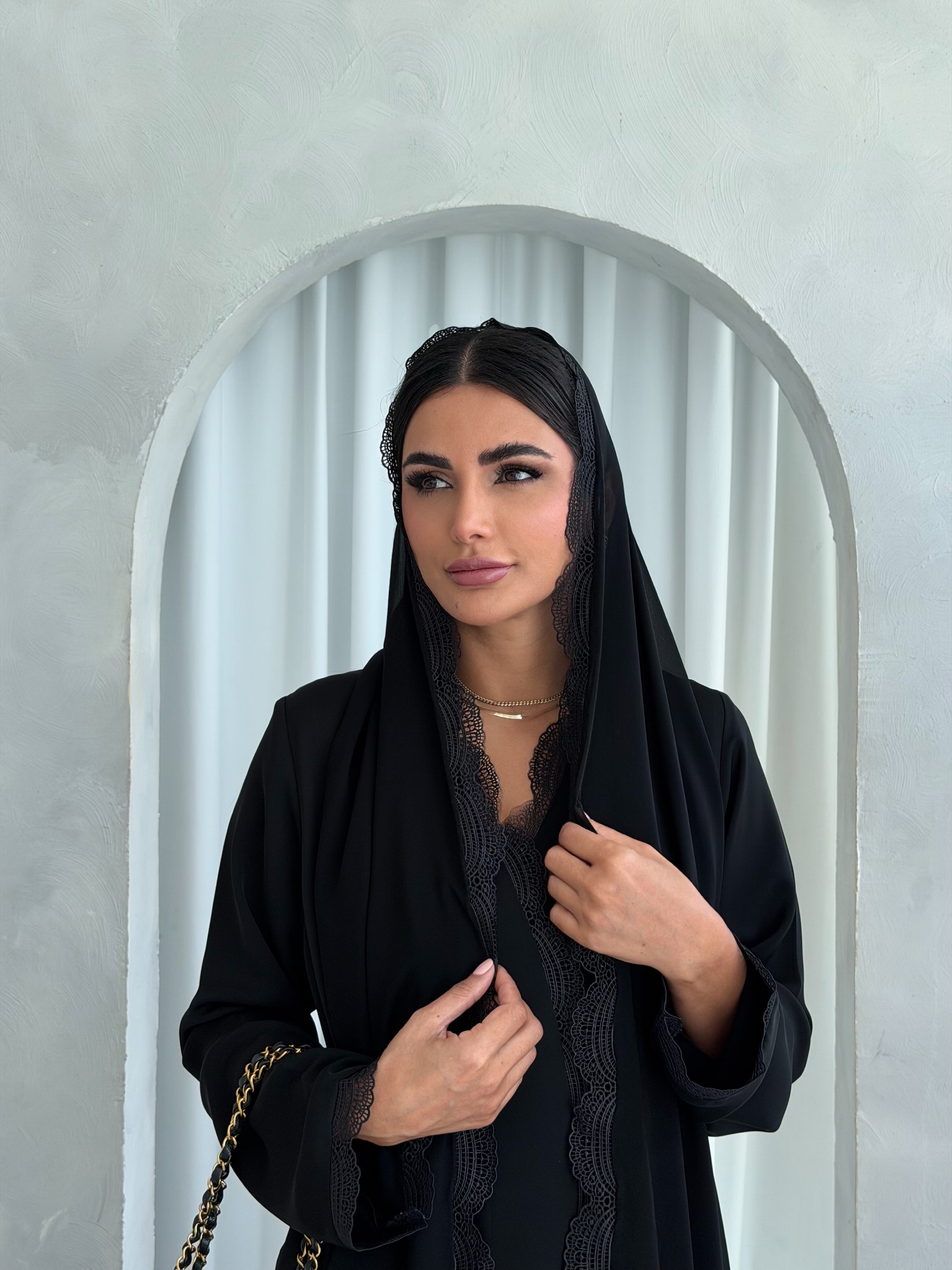 Thuraya in Black