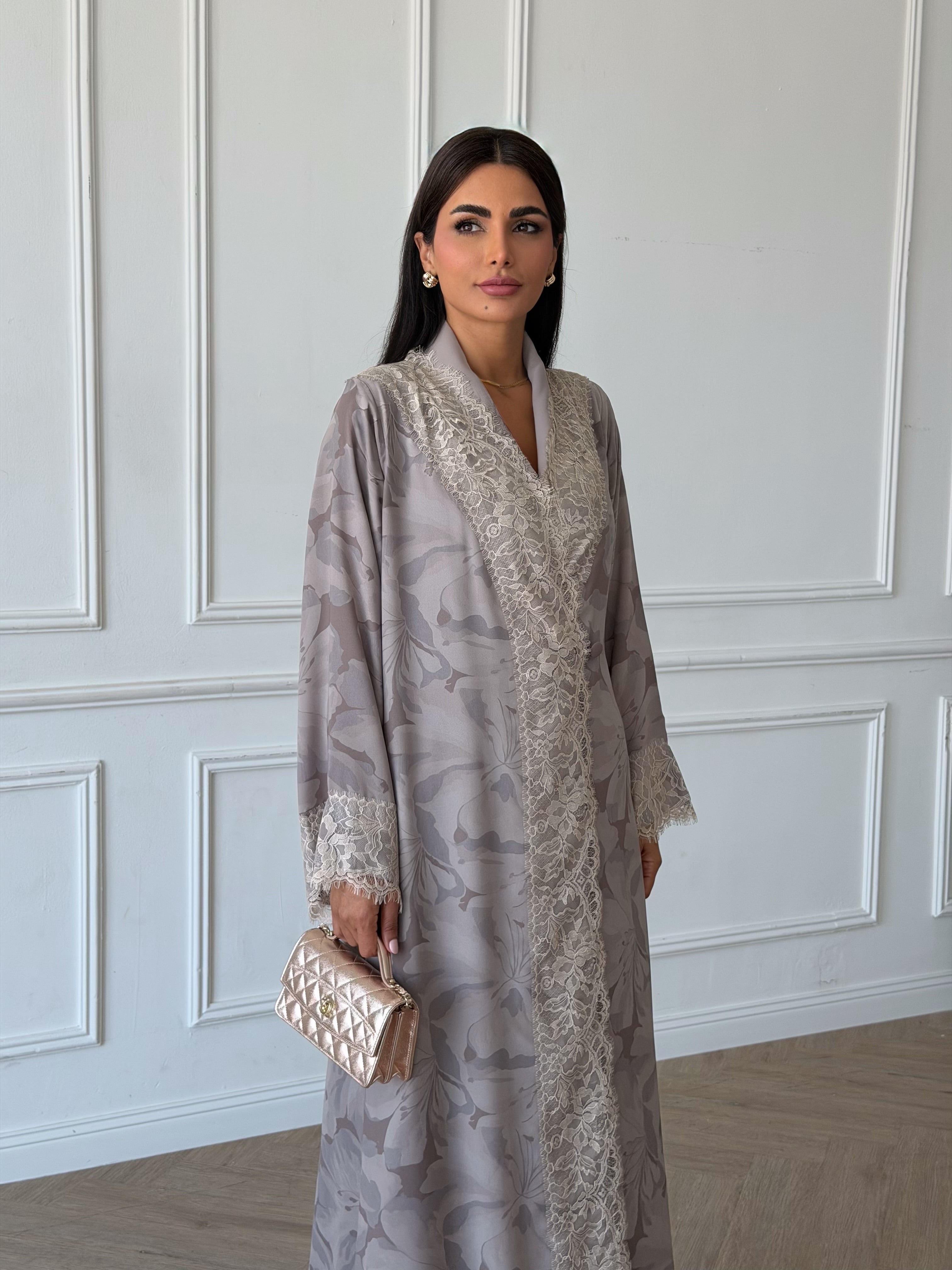 Madiya in Taupe