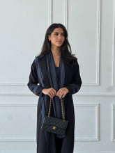Maha in Black-Blue