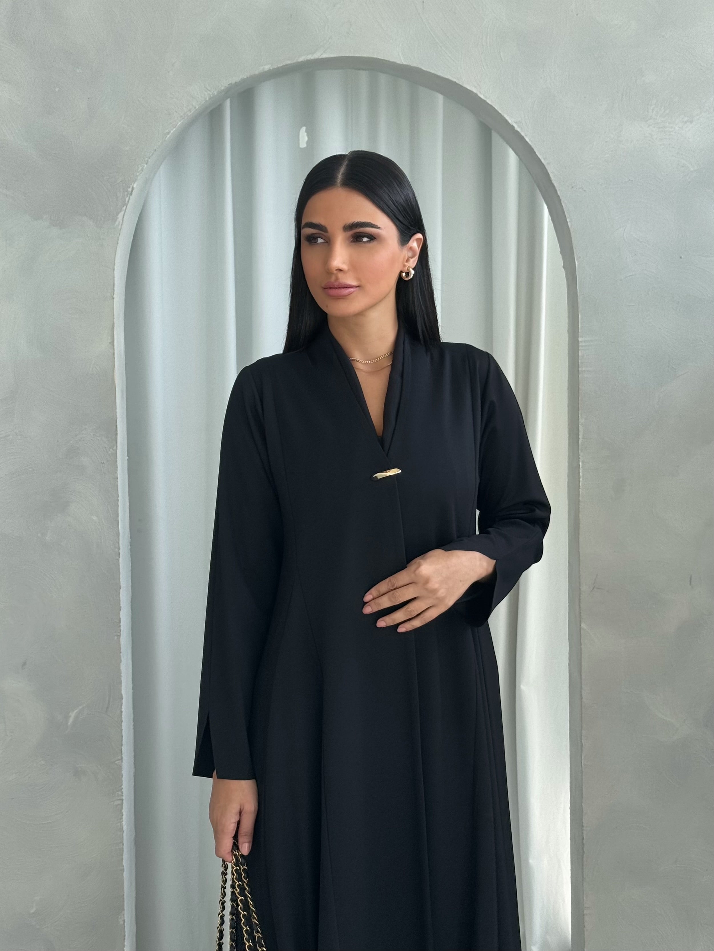 Maisa in Black