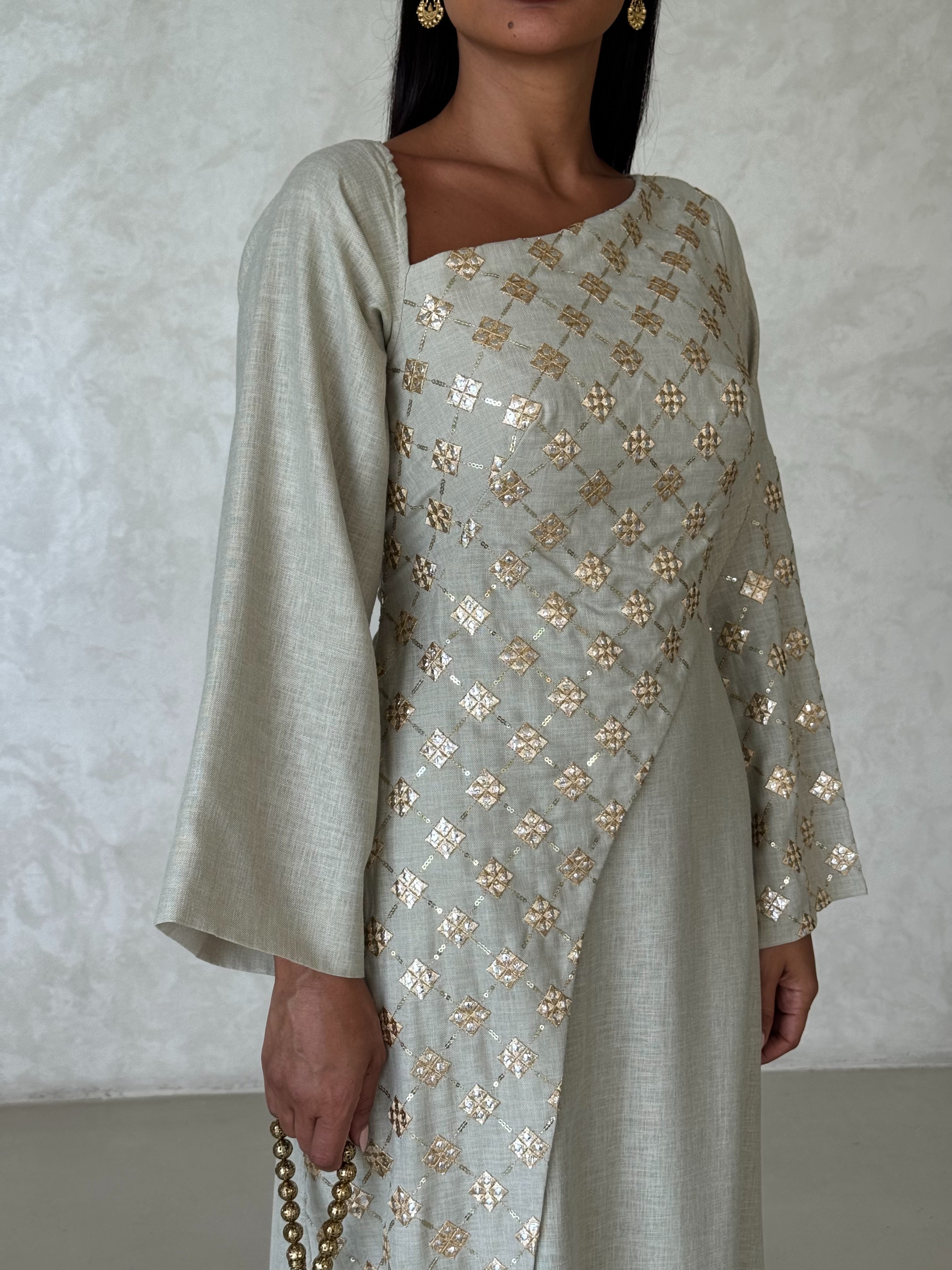 Lamya in Mint