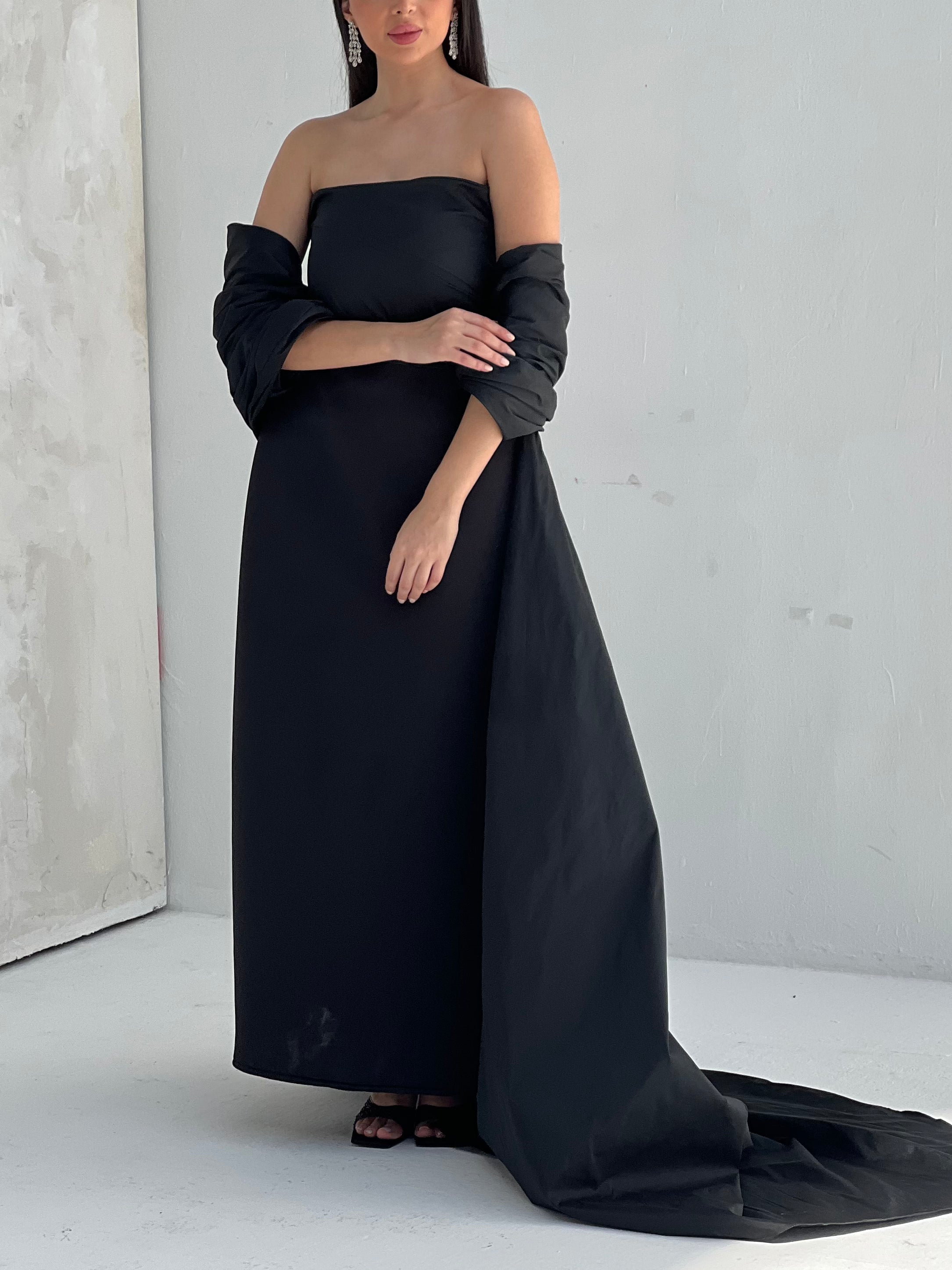 Show-stopper Black