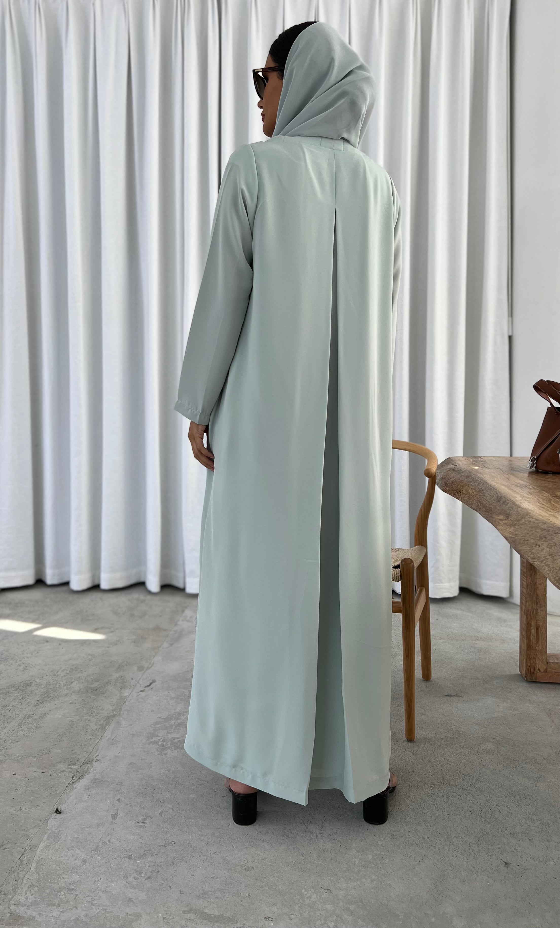 Essential Set in Mint